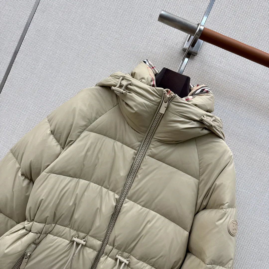 Women's Jackets And Down Jackets BURBERRY 18043182
