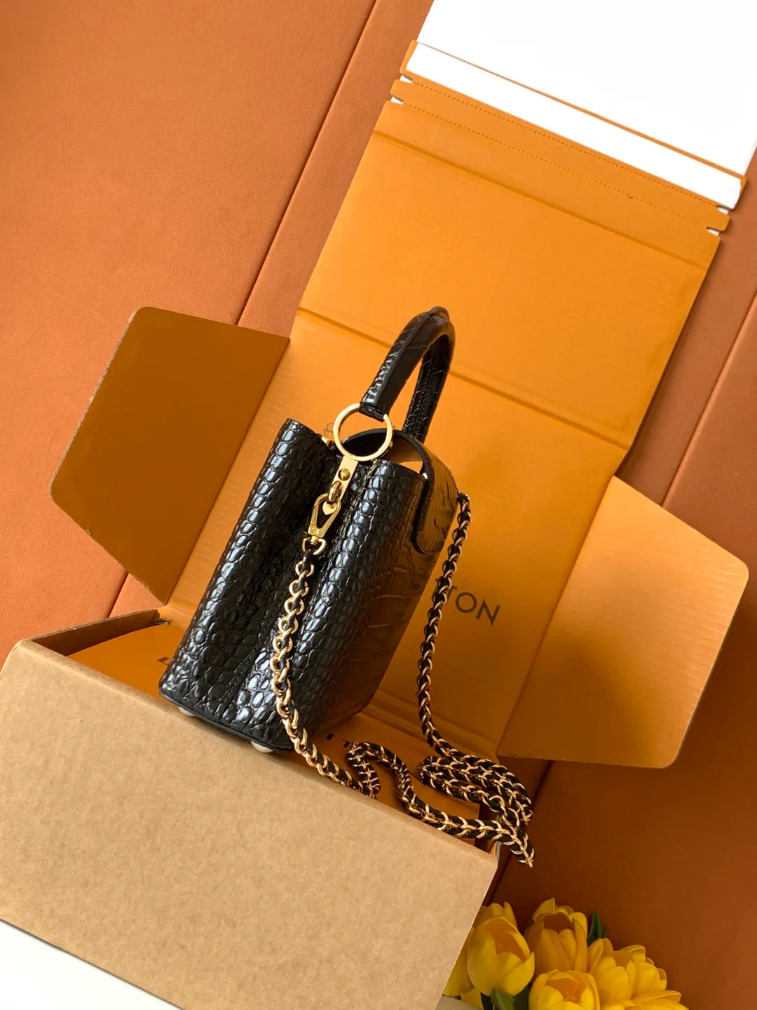 Women's Classic Handbags LOUIS VUITTON 18520933