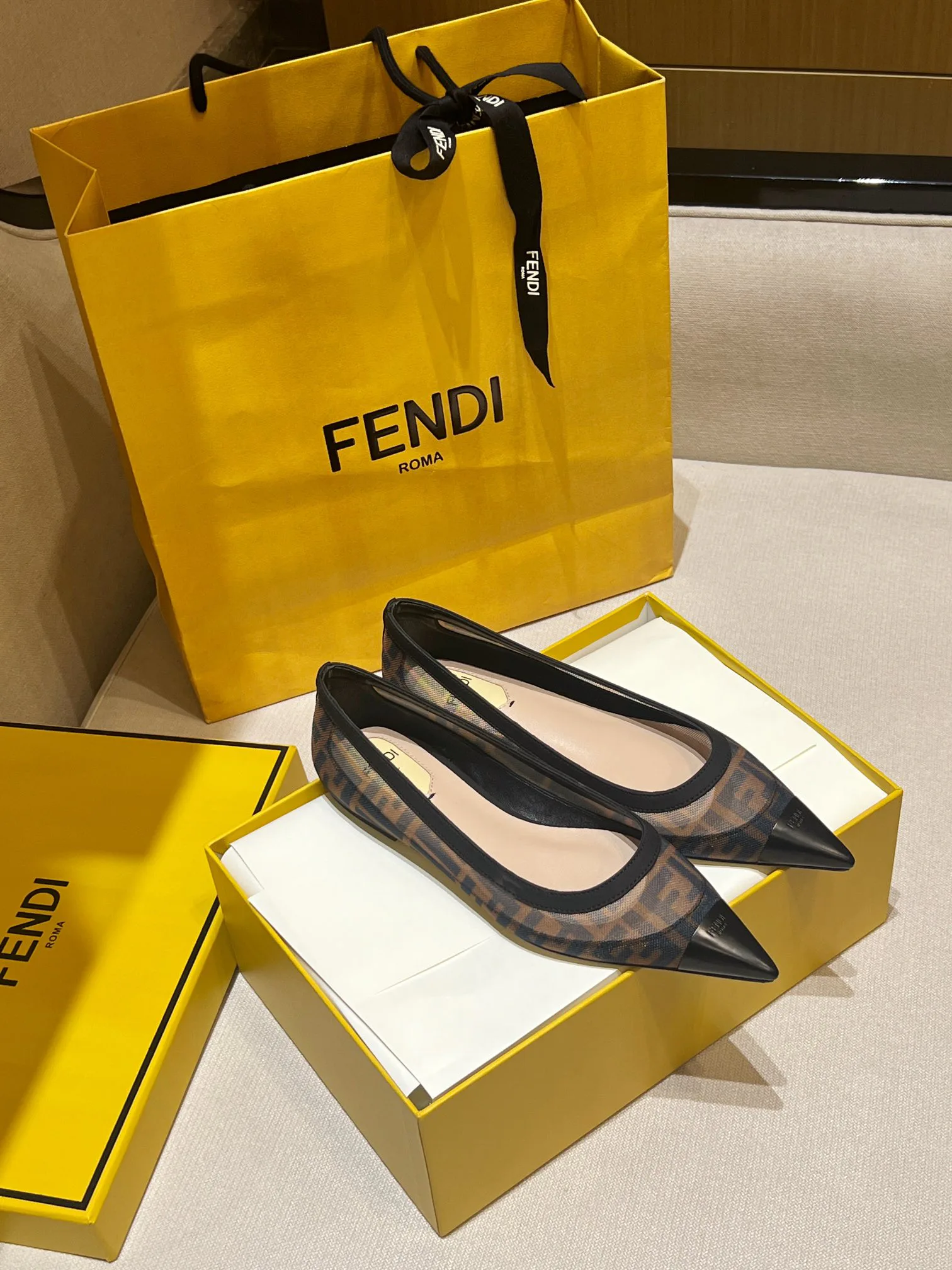 Women's Ballet Flats FENDI 17392020