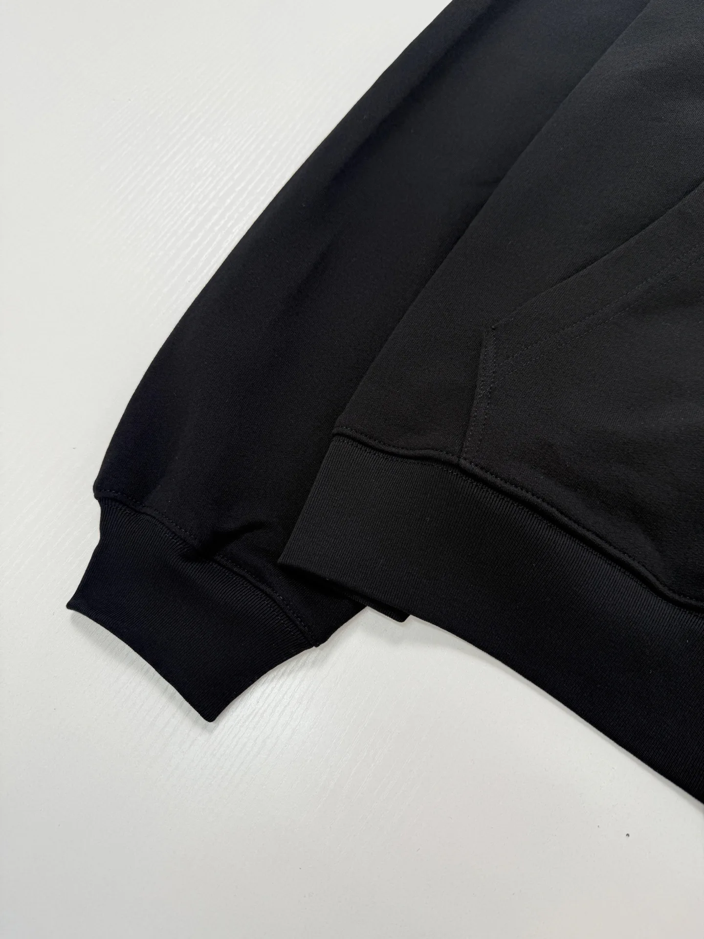 Men's Sweatshirts And Hoodies BALENCIAGA 18179103