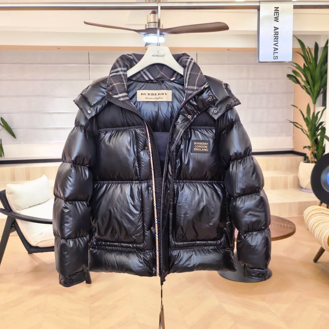 Women's Jackets And Down Jackets BURBERRY 17902558