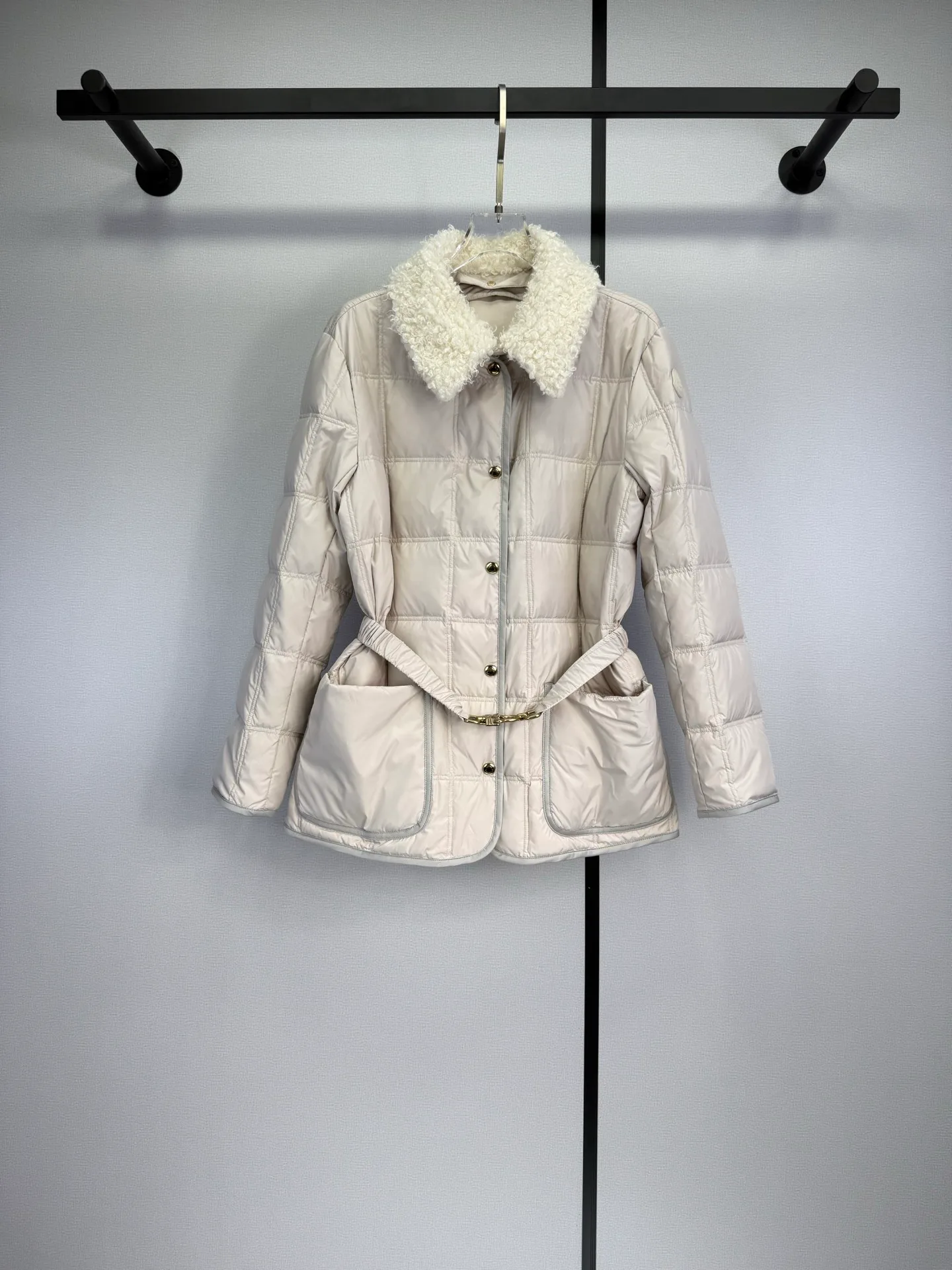 Women's Jackets And Down Jackets MONCLER 18022130