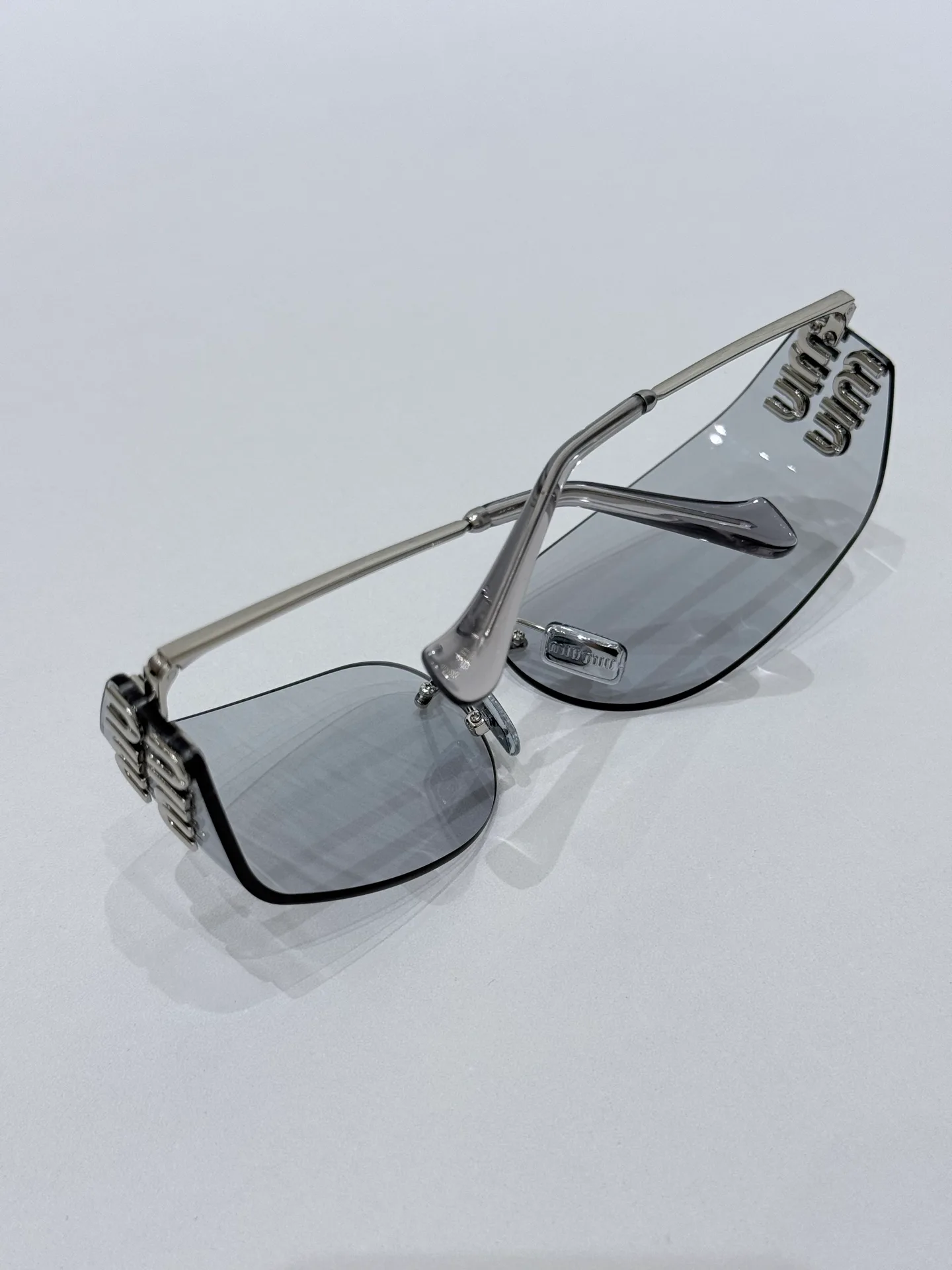 Glasses MIU MIU 16951426