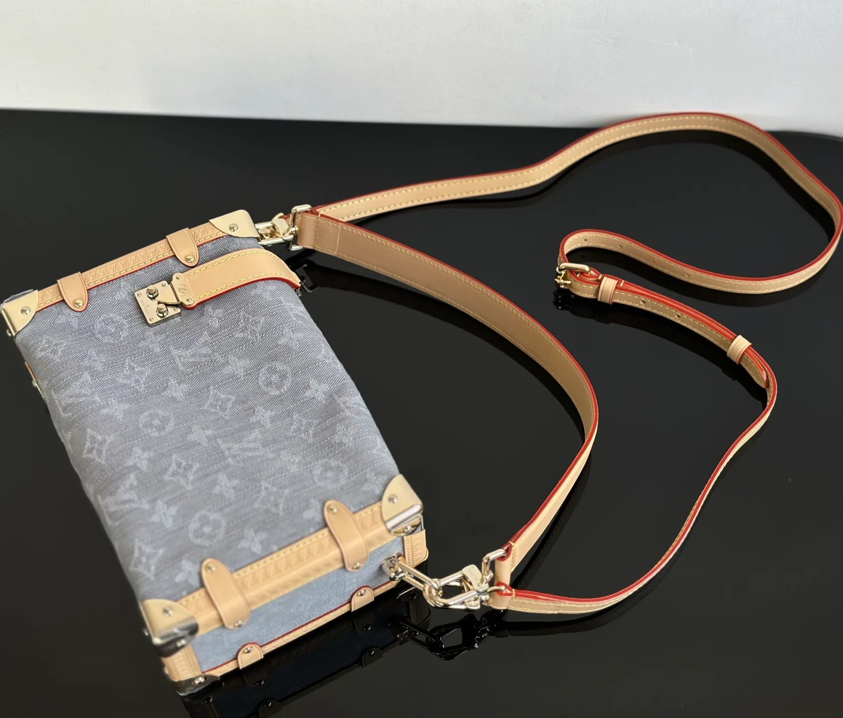 Women's Classic Handbags LOUIS VUITTON 18376409