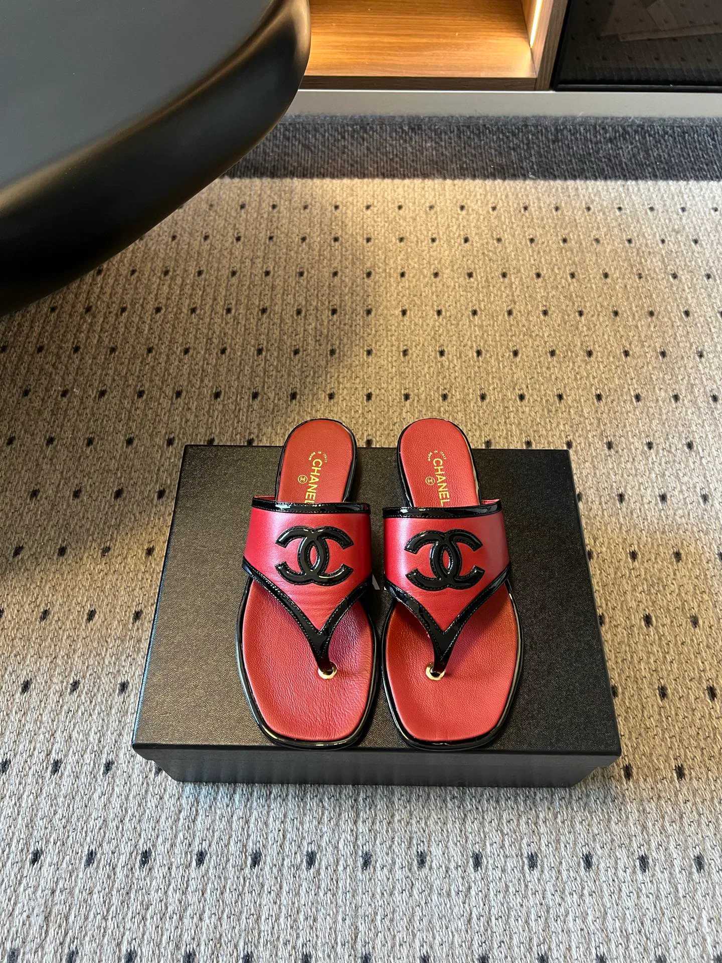 Women's Flip-Flops CHANEL 17844580