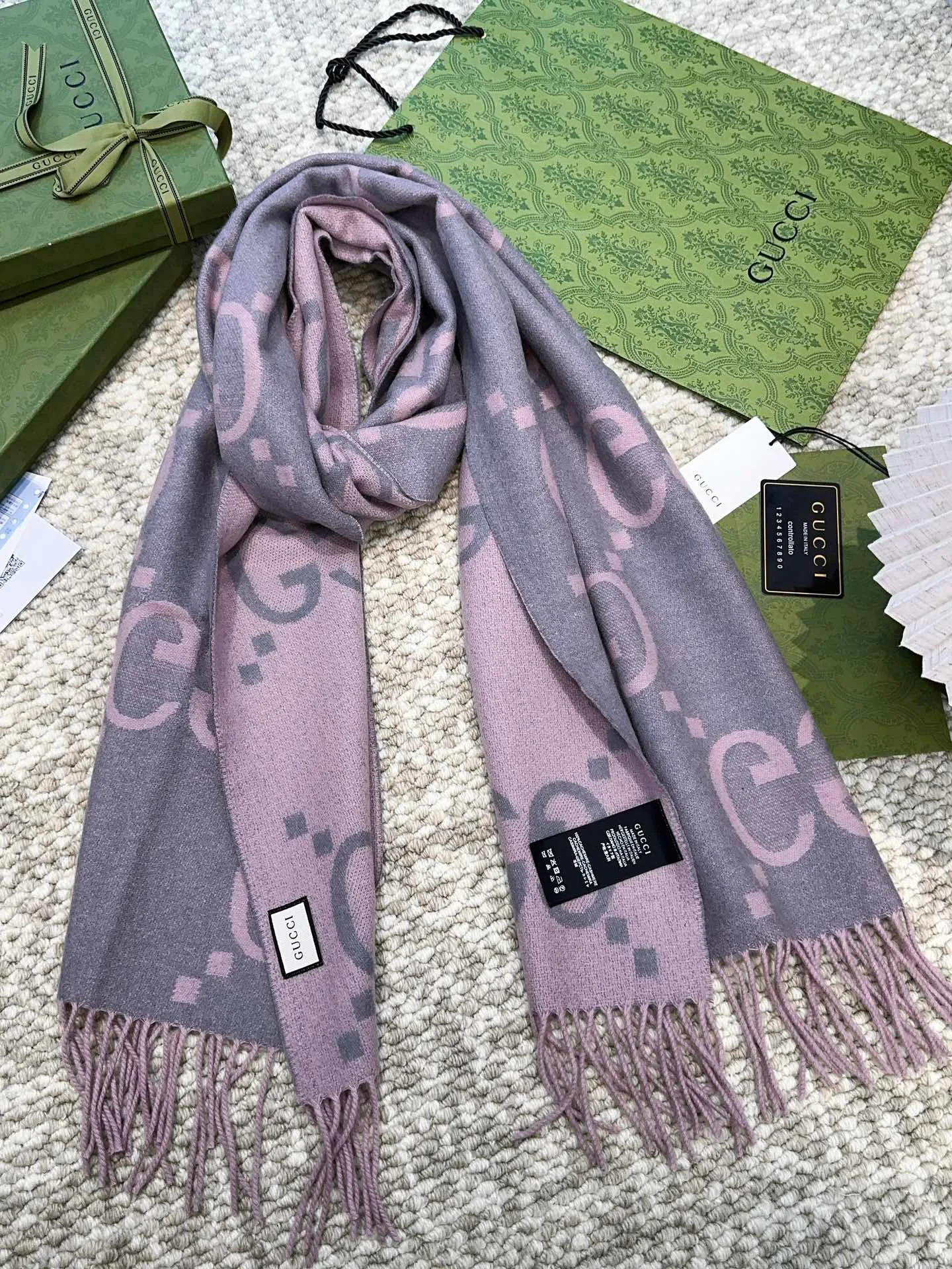 Scarves GUCCI 18105468