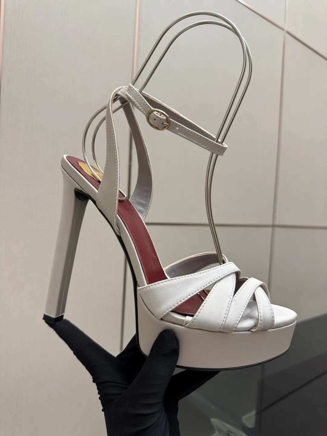 Women's Open-Toe Sandals SAINT LAURENT 18049026
