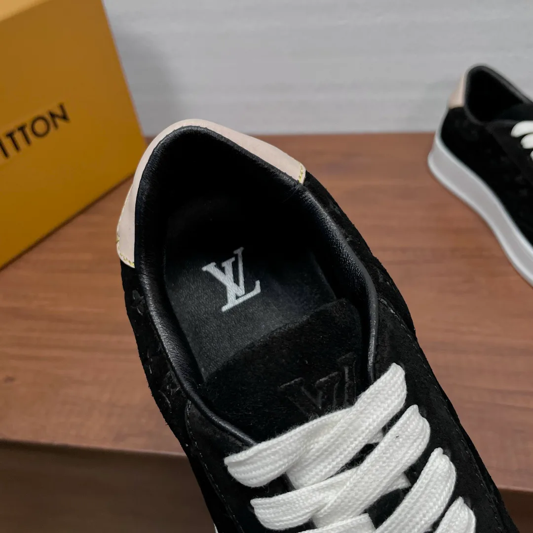 Men's Sneakers LOUIS VUITTON 17542455