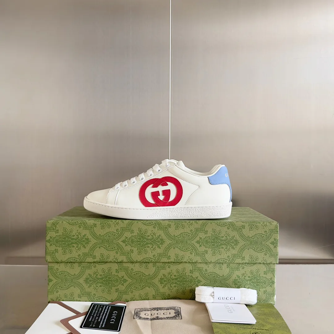 Women's Sneakers GUCCI 17620399