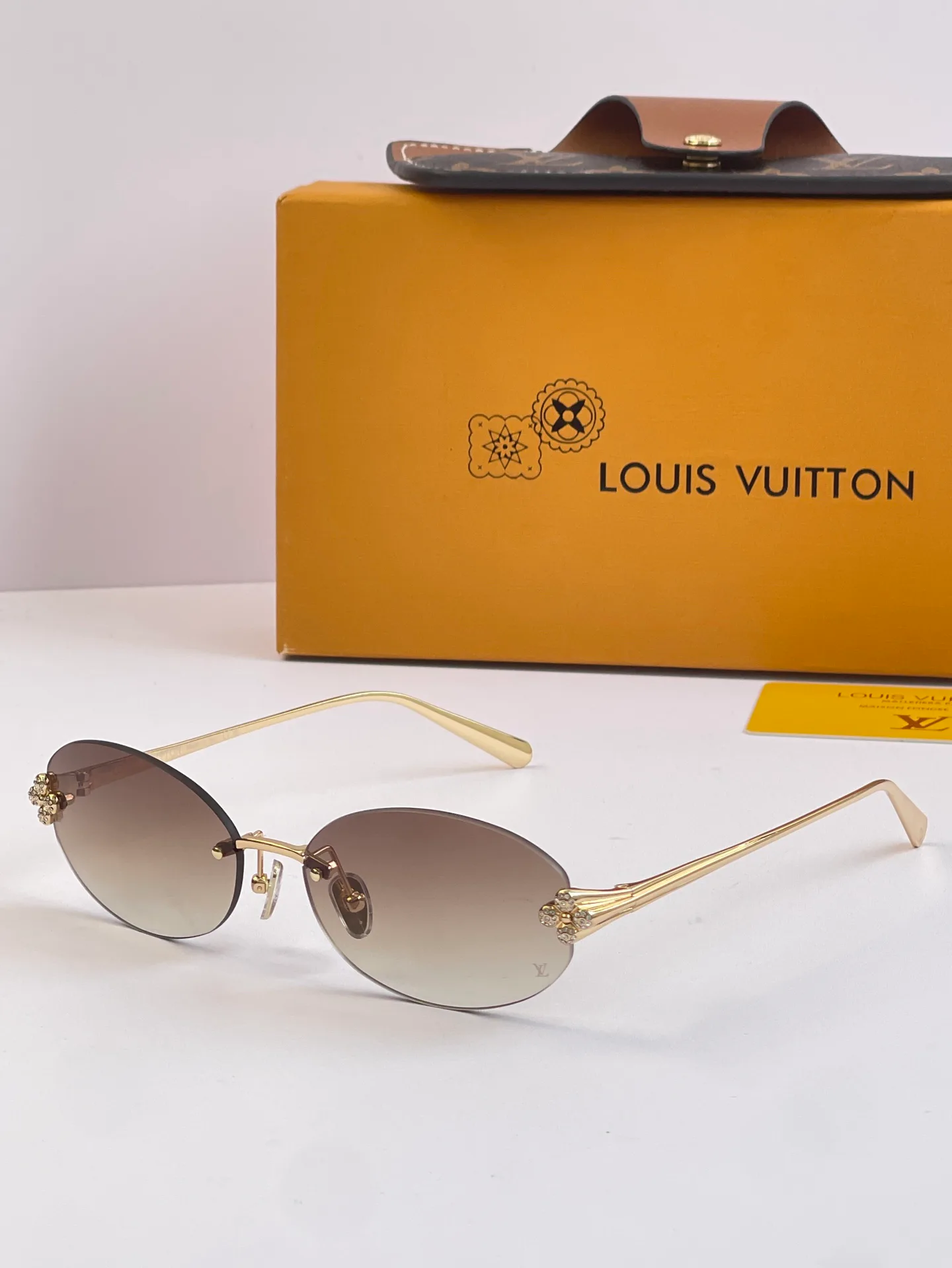 Glasses LOUIS VUITTON 18226193