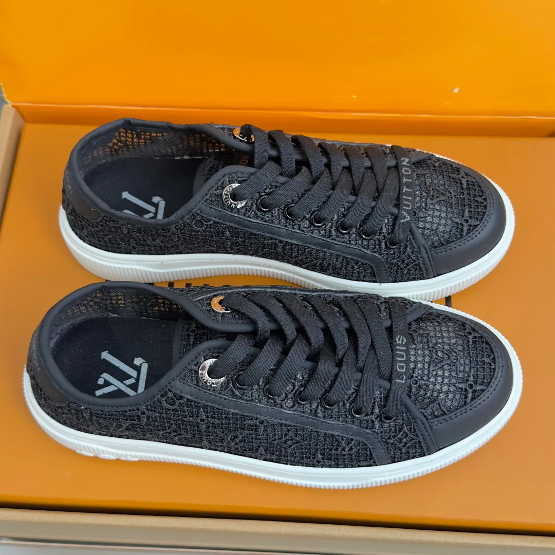 Women's Sneakers LOUIS VUITTON 17950715