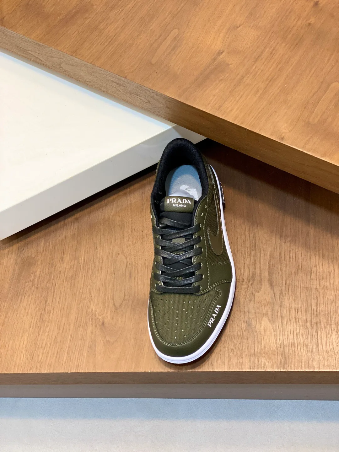Men's Sneakers PRADA 18274572