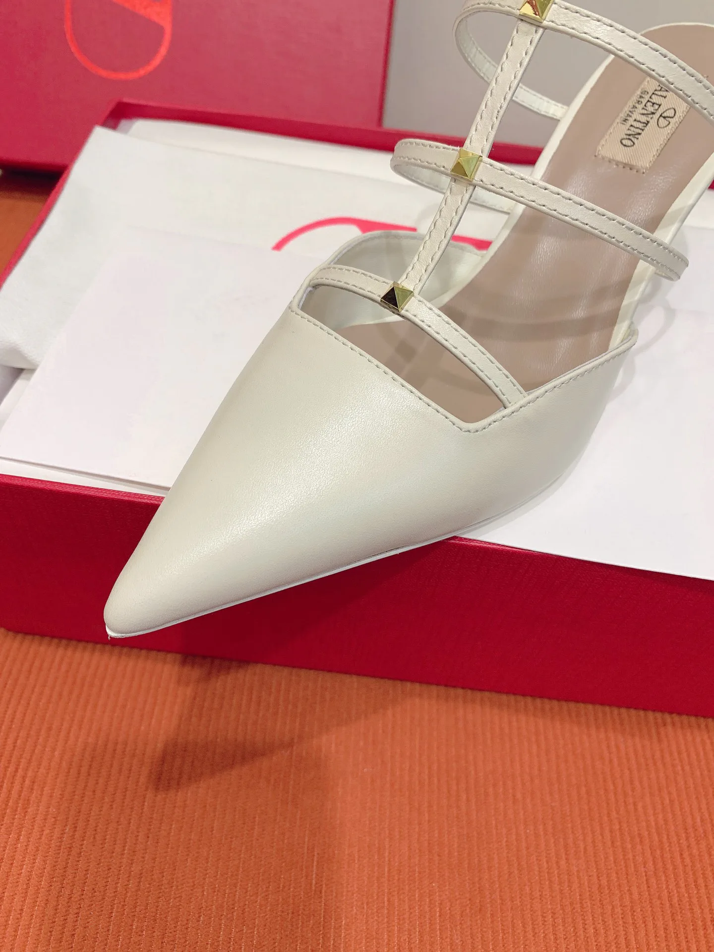 Women's Mules And Clogs VALENTINO 17963051