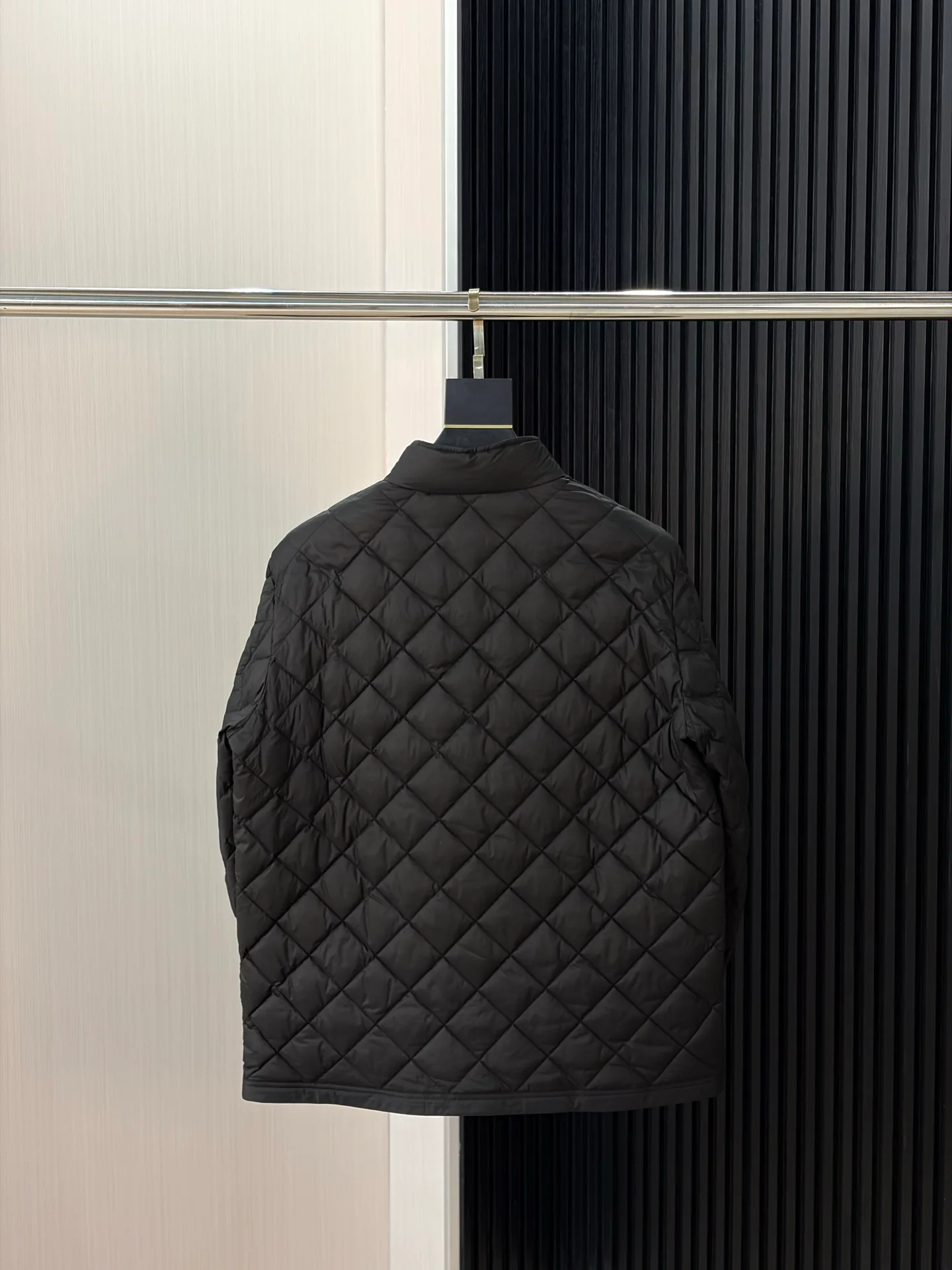 Women's Jackets And Down Jackets MONCLER 17944003