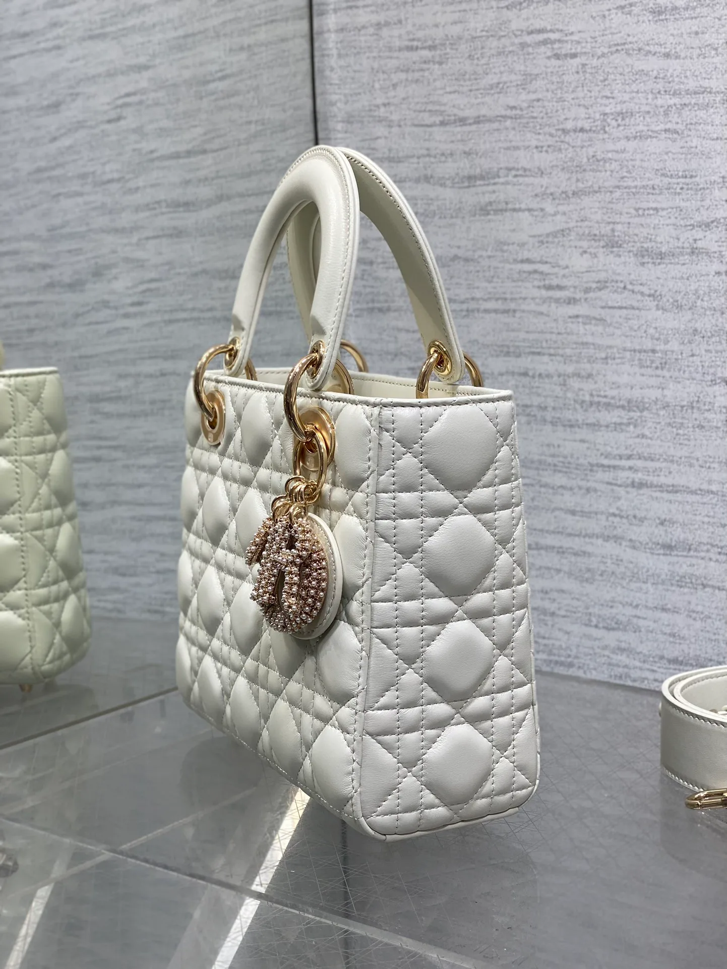 Women's Classic Handbags CHRISTIAN DIOR 18392950