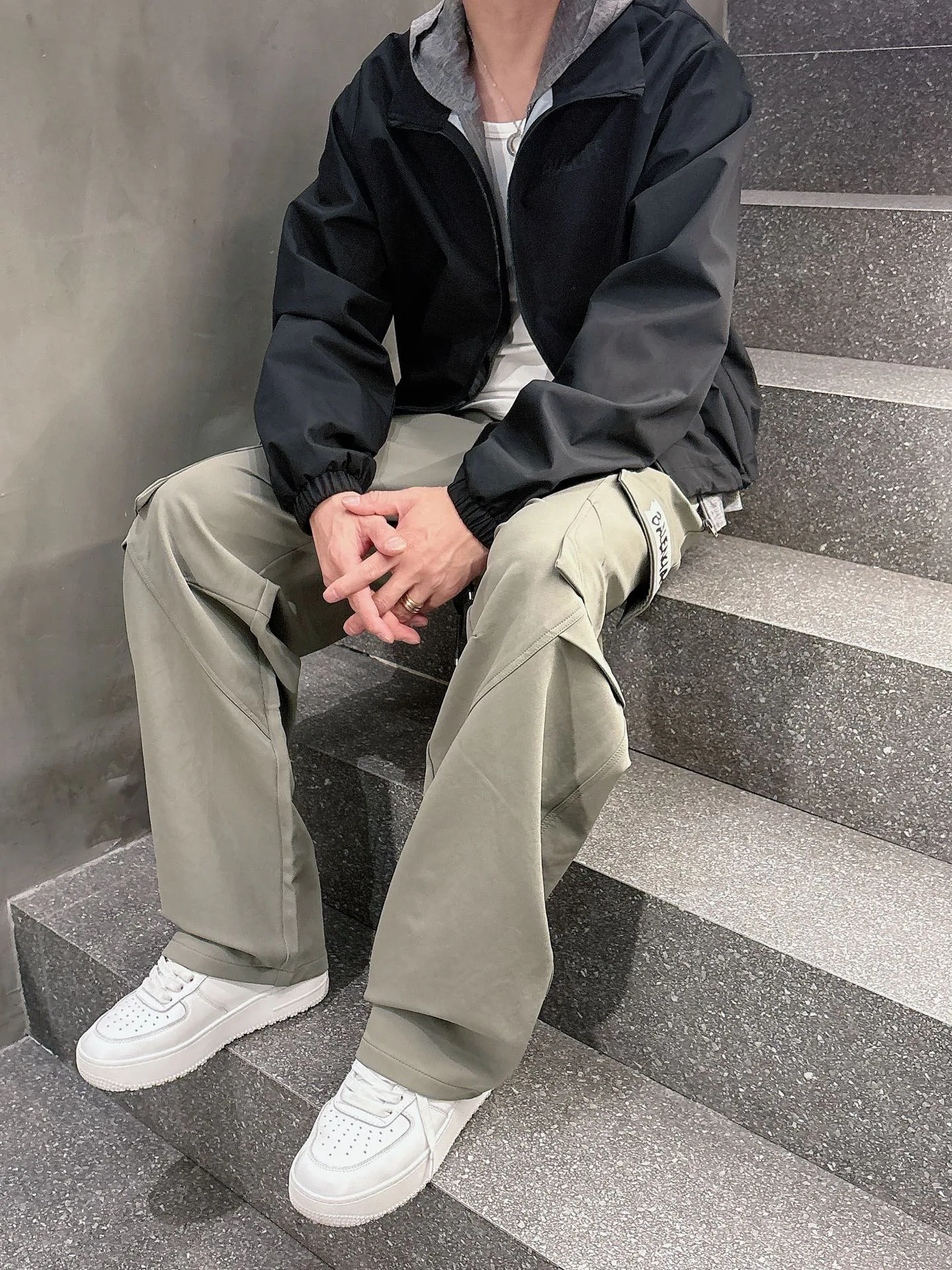 Men's Trousers BALENCIAGA 18340446