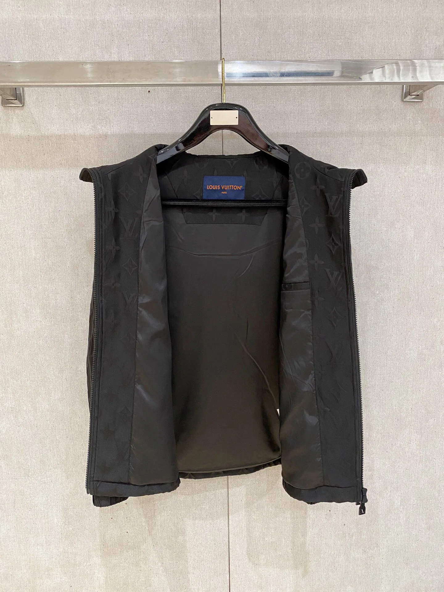 Men's Jackets And Down Jackets LOUIS VUITTON 18178185