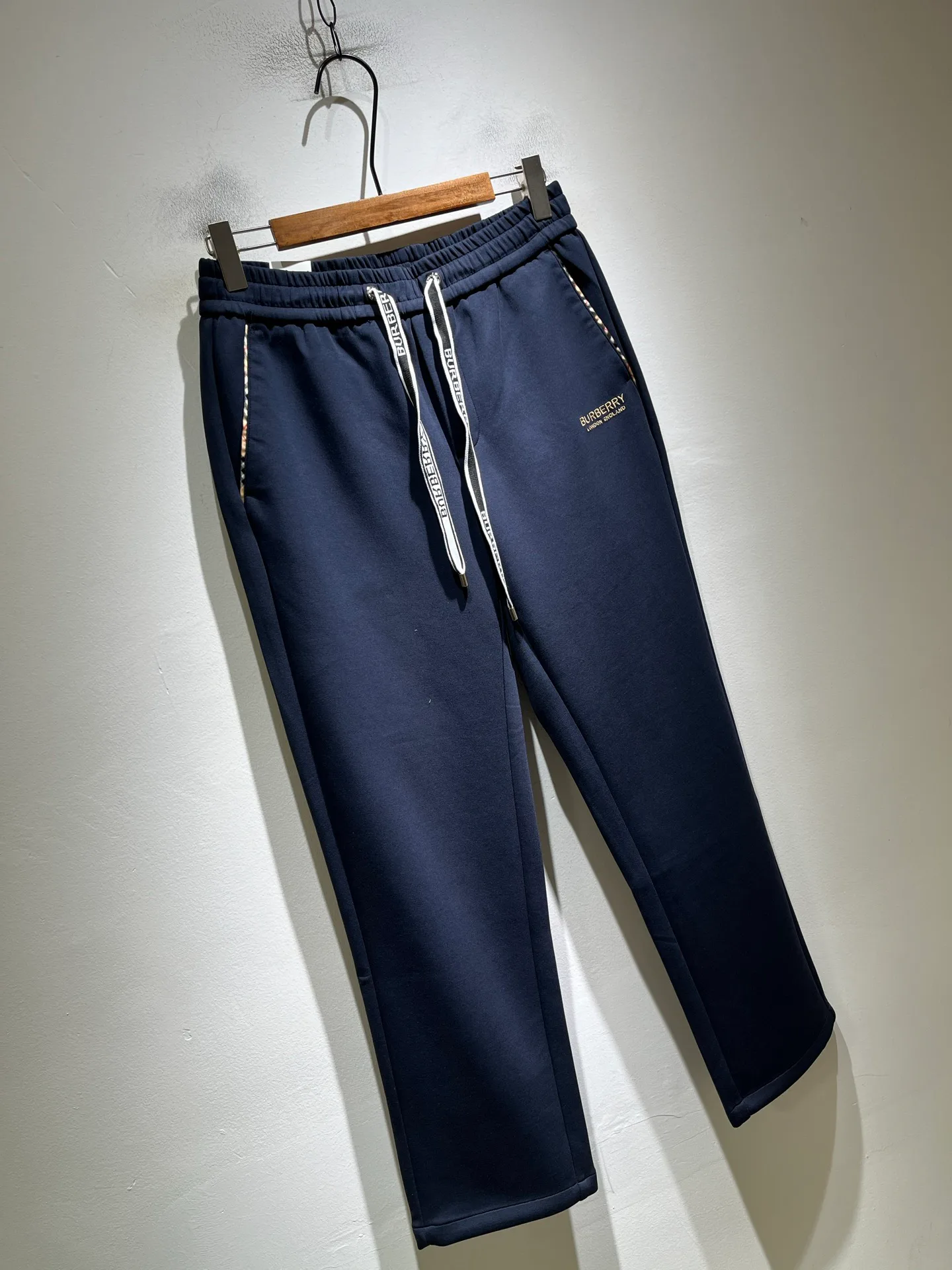 Men's Trousers BURBERRY 18343126