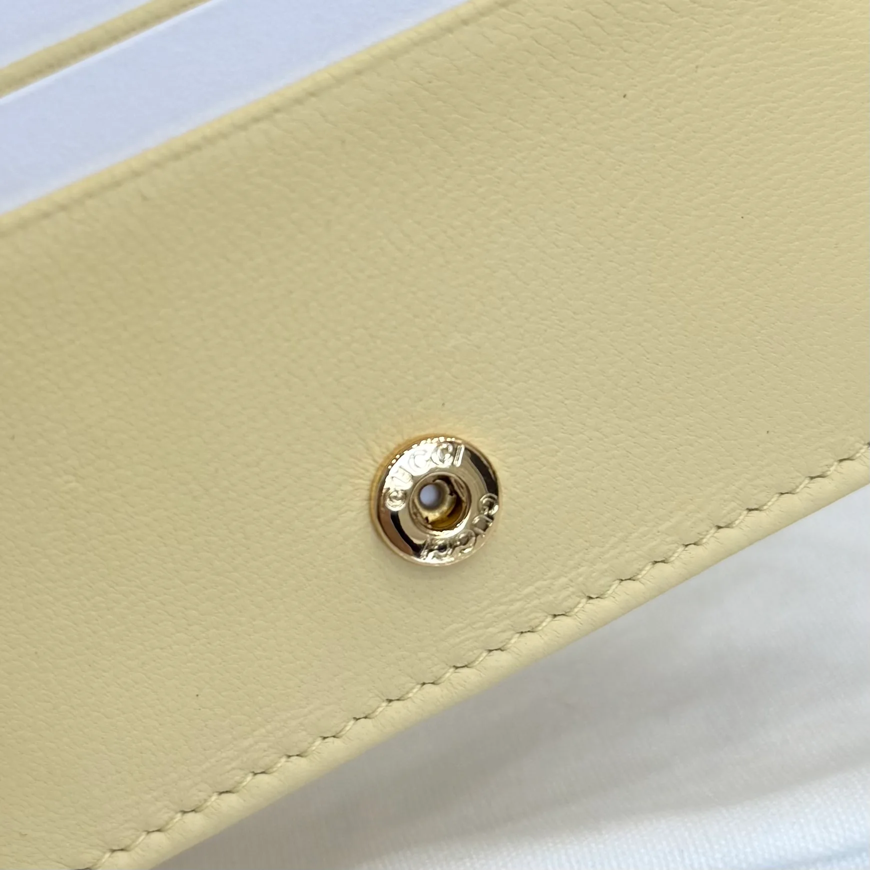 Women's Clutches GUCCI 17948237