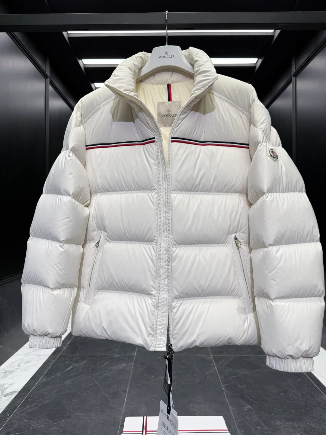 Men's Jackets And Down Jackets MONCLER 18007691