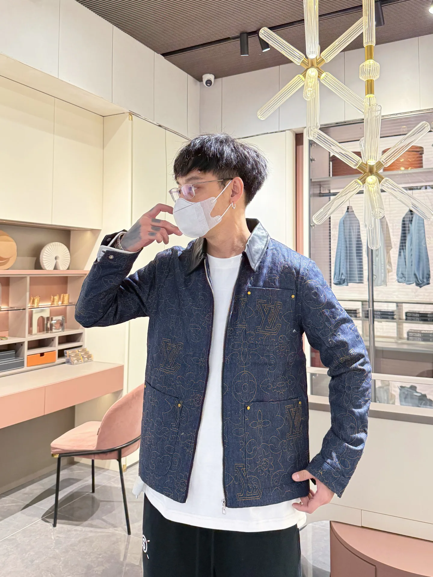 Men's Jackets And Down Jackets LOUIS VUITTON 18197310