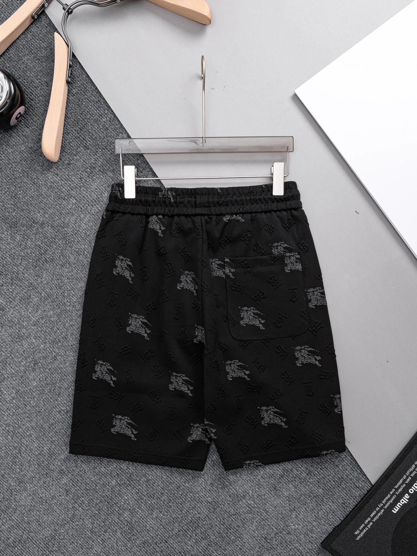Men's Shorts BURBERRY 18000501