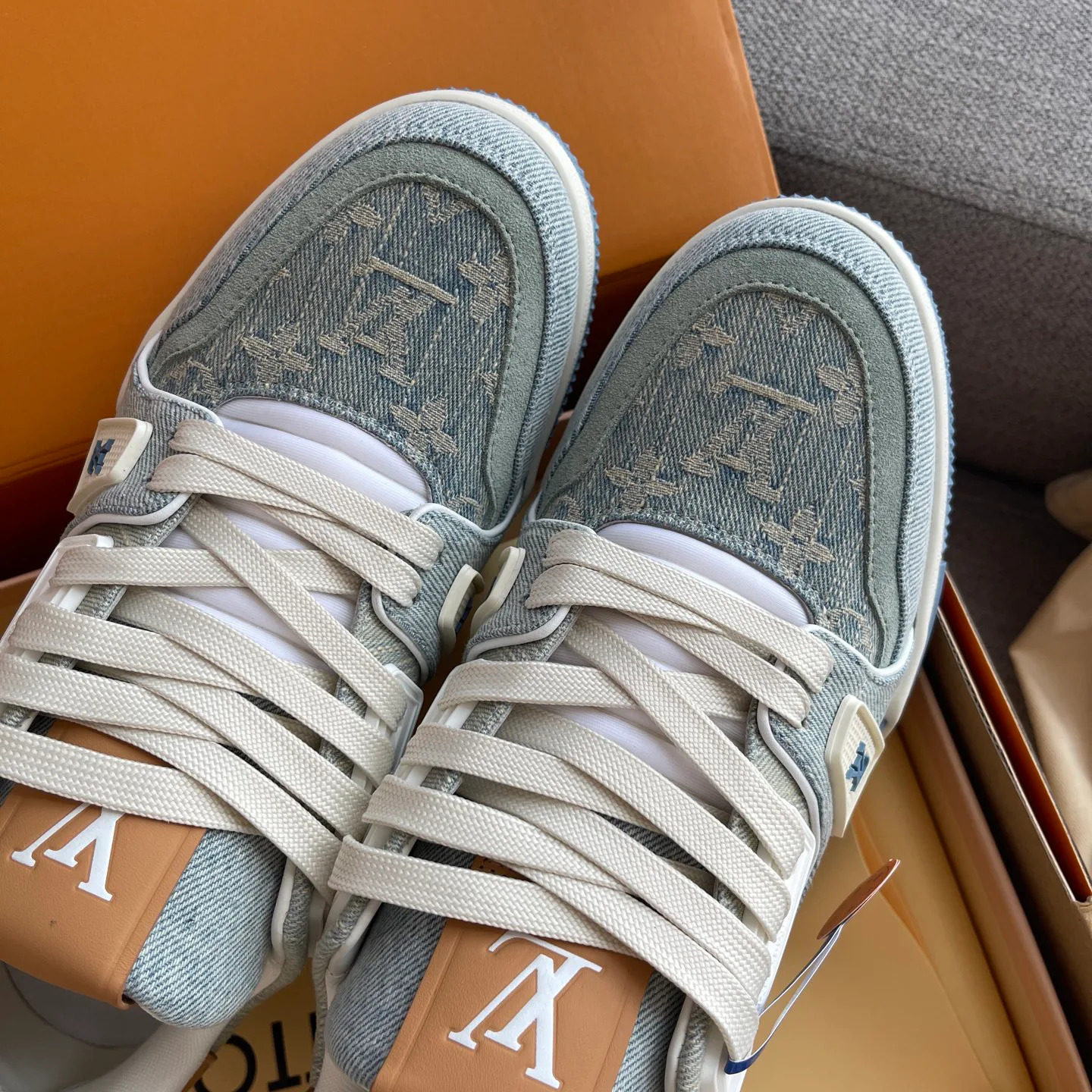 Women's Sneakers LOUIS VUITTON 17511541
