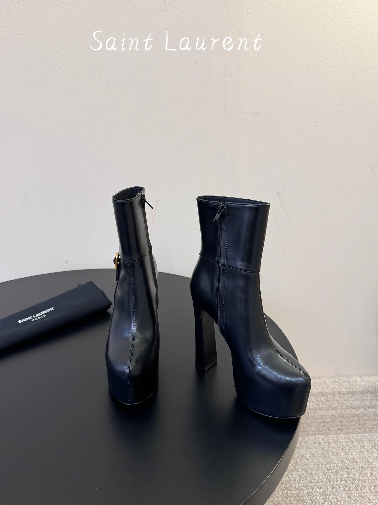 Women's Booties SAINT LAURENT 18241683