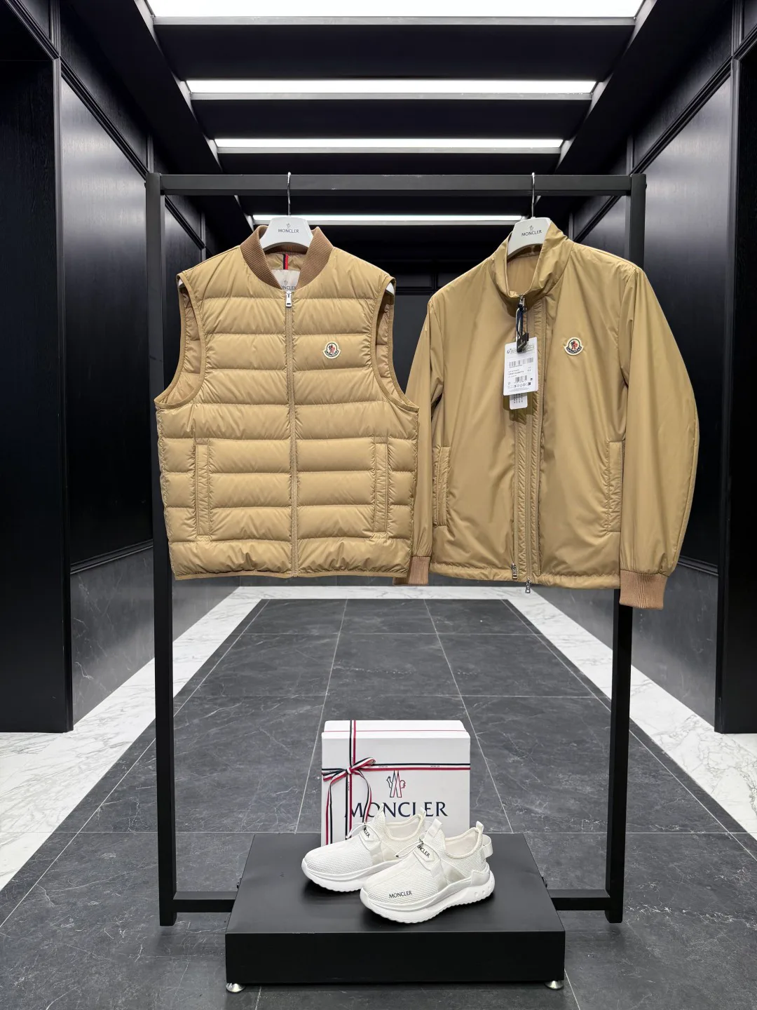 Men's Jackets And Down Jackets MONCLER 18007604