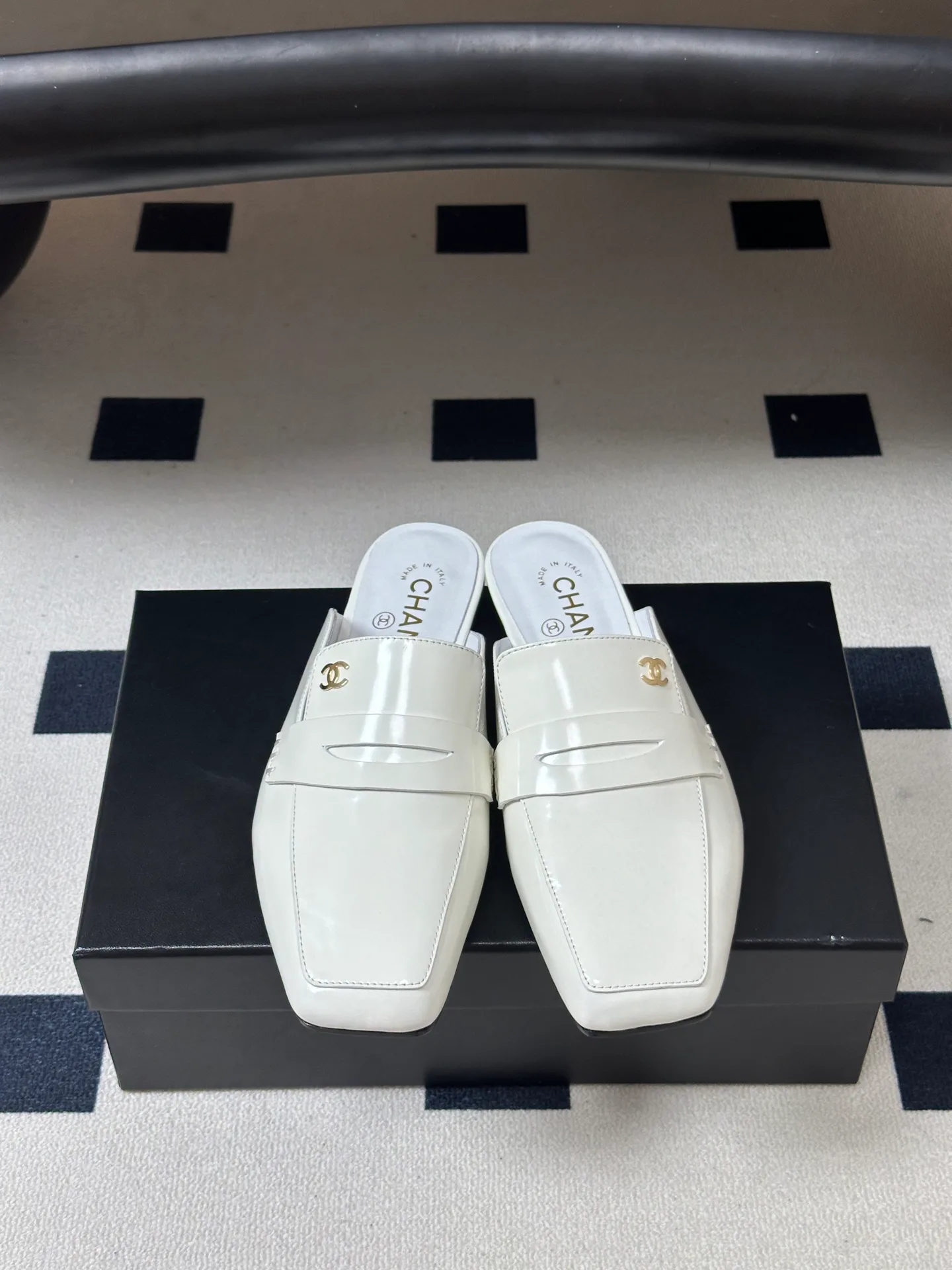 Women's Mules And Clogs CHANEL 18049699