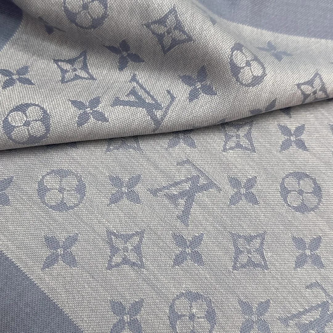 Scarves LOUIS VUITTON 17905172