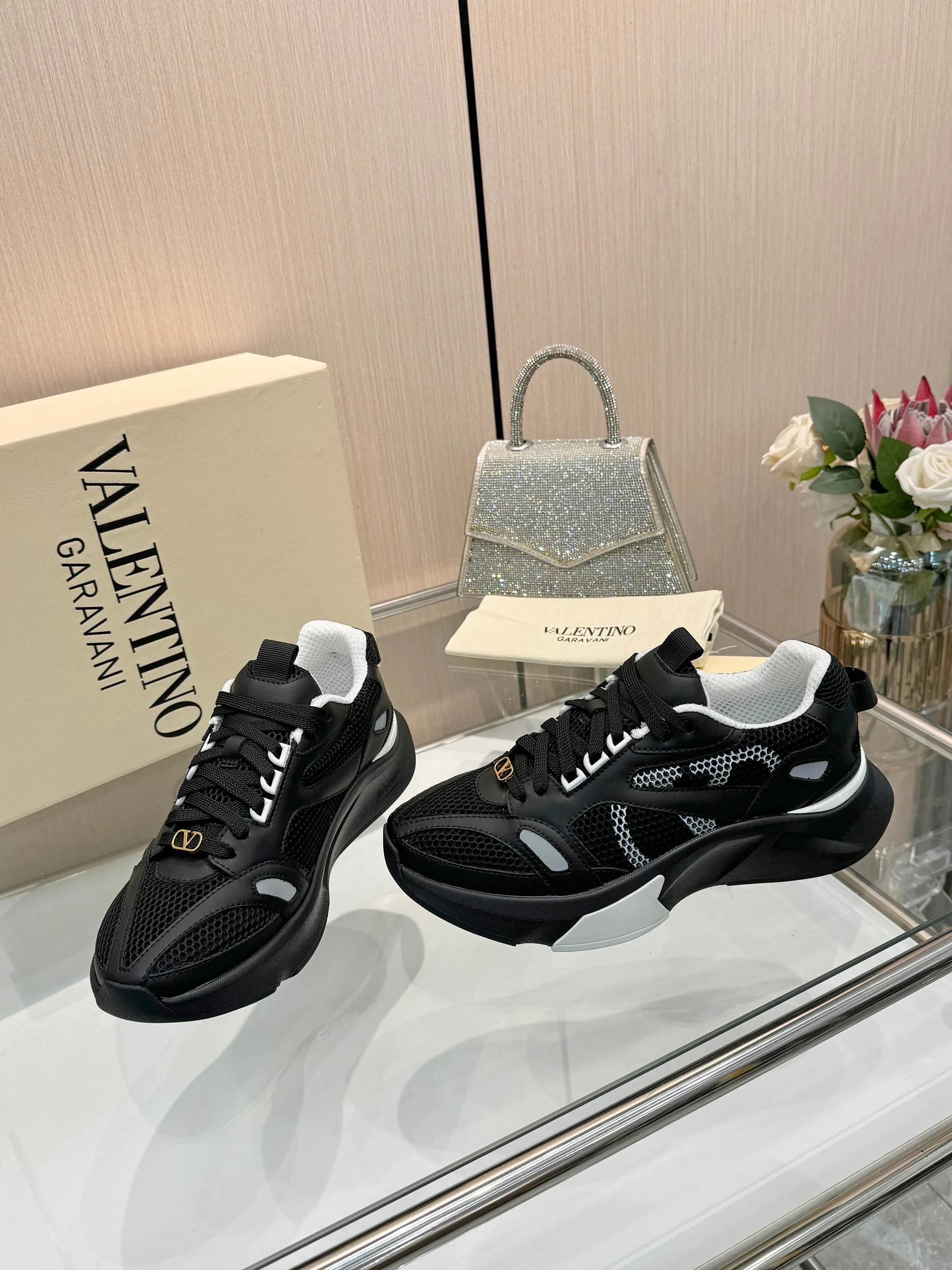Men's Sneakers VALENTINO 17037991