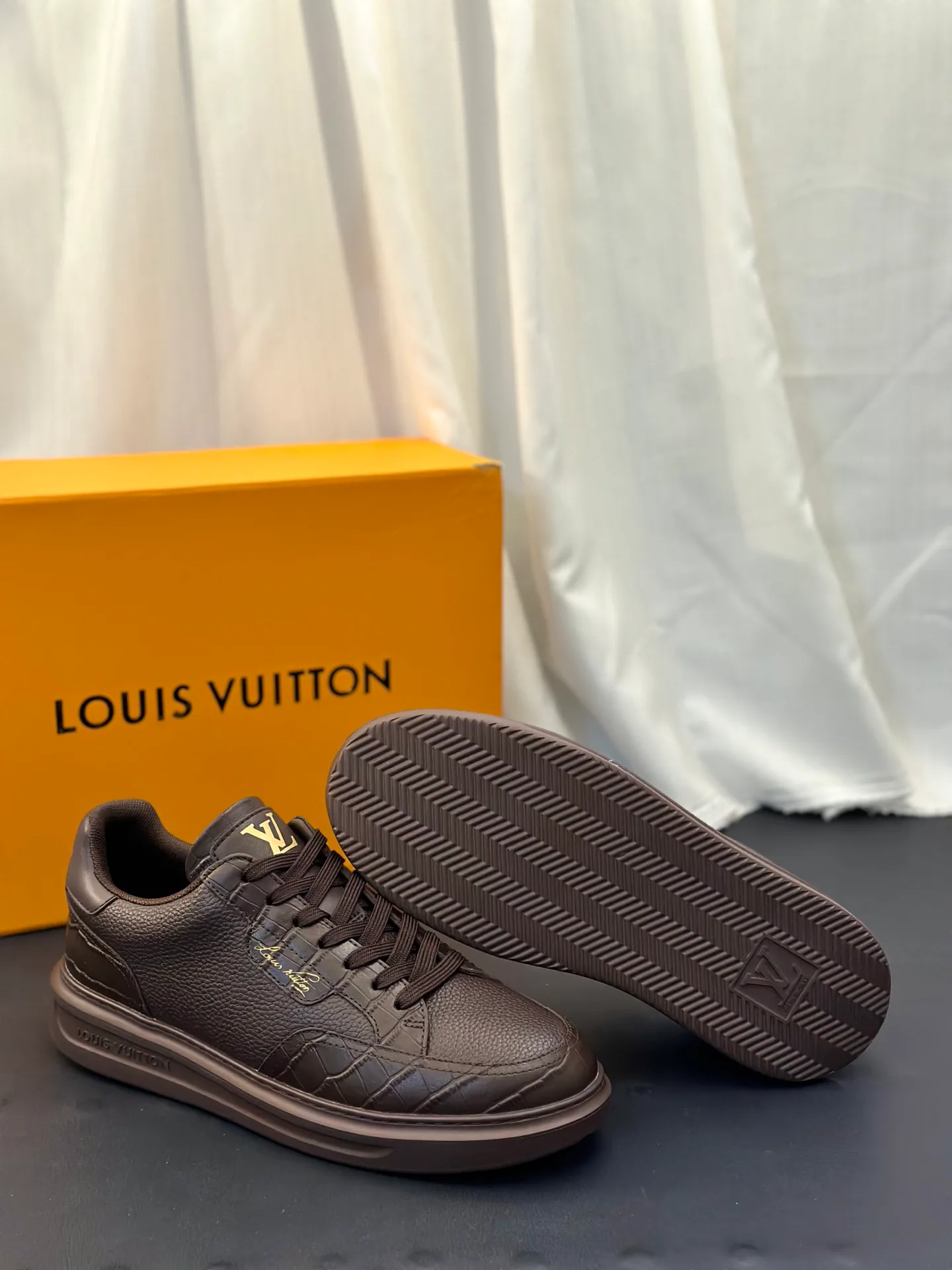 Кроссовки Мужские Louis Vuitton 18586722