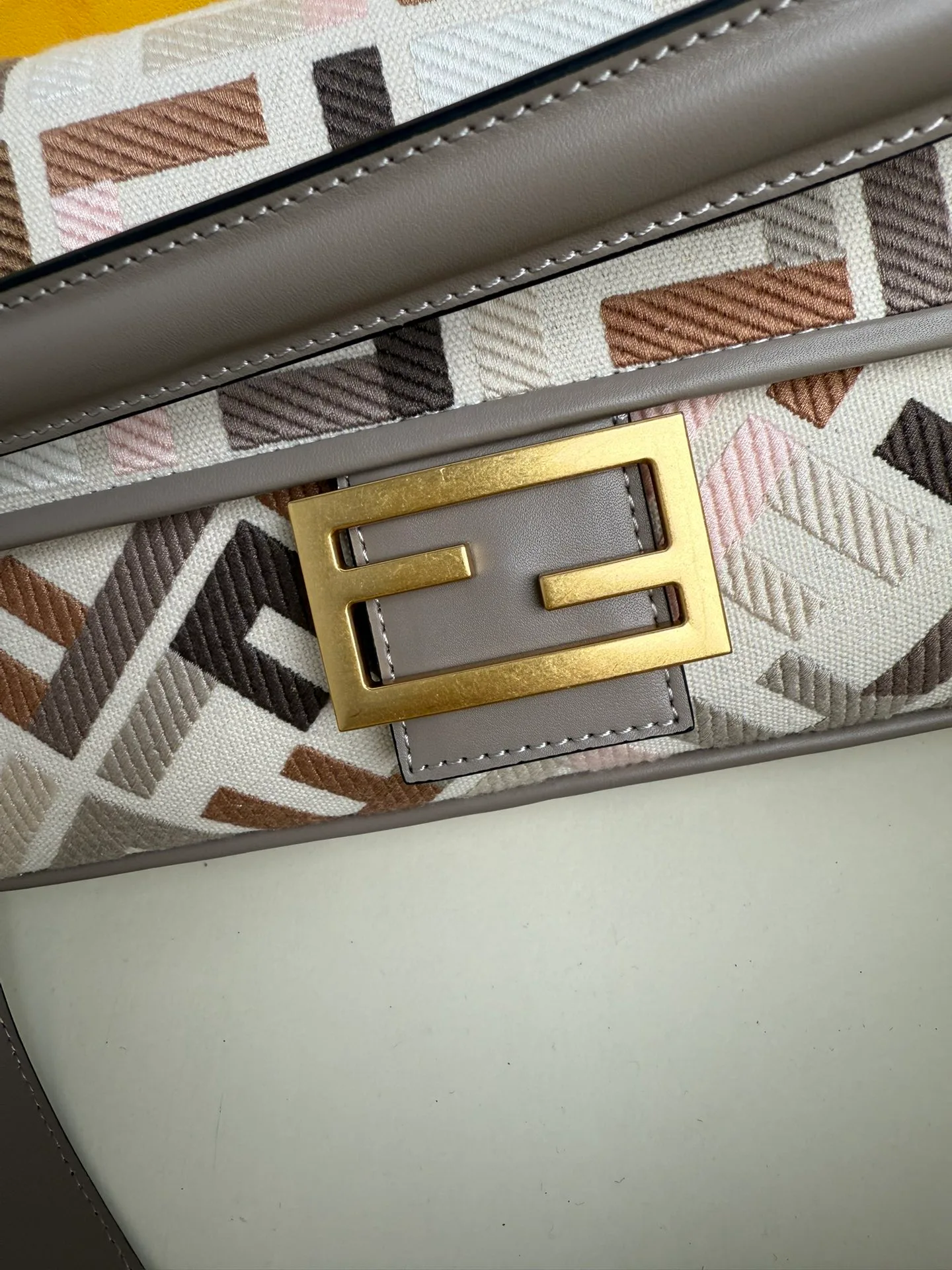 Women's Classic Handbags FENDI 17880639
