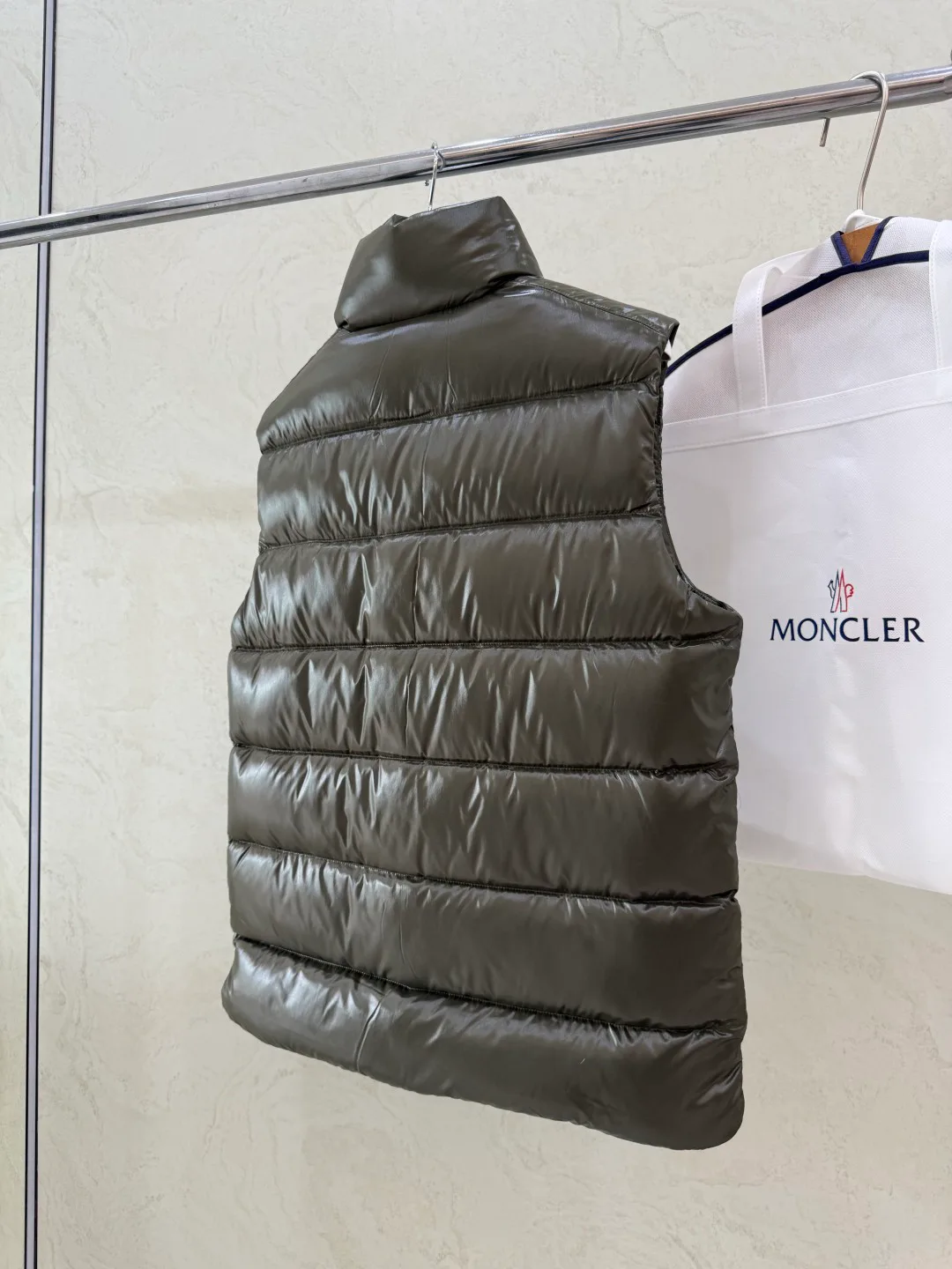 Women's Vests MONCLER 18376097