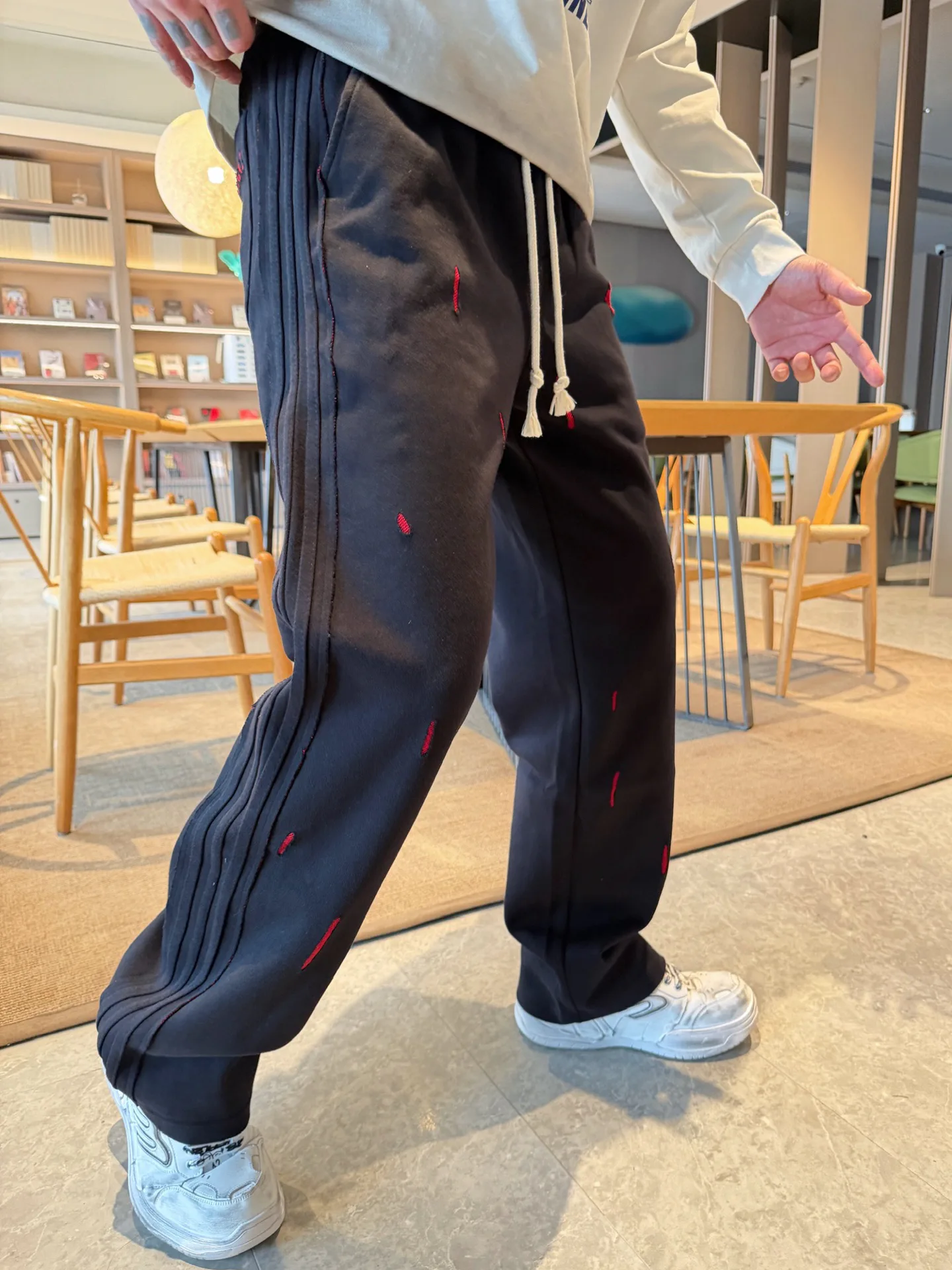 Men's Trousers BURBERRY 18345710