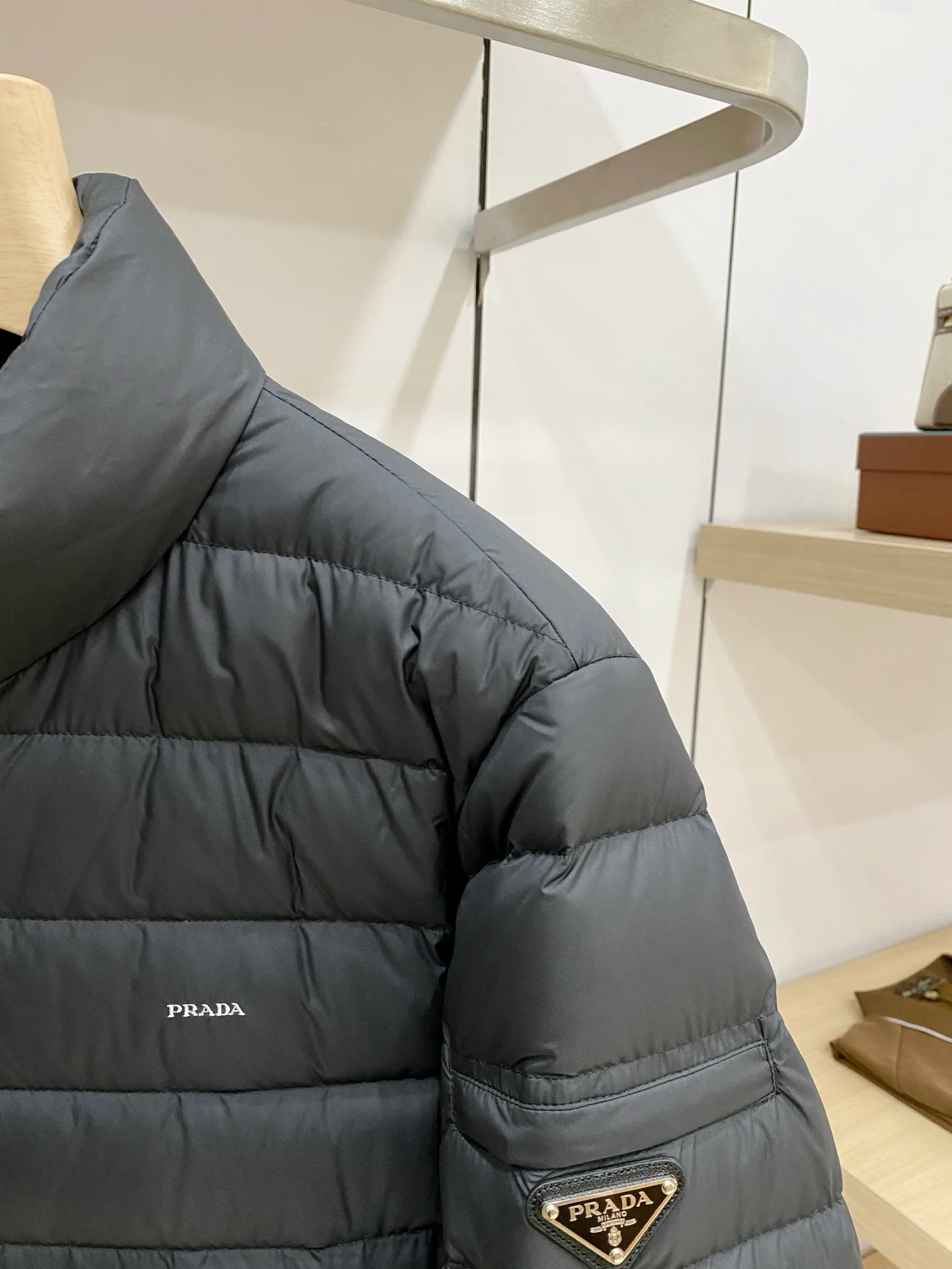 Куртки И Пуховики Мужские Prada 18596329