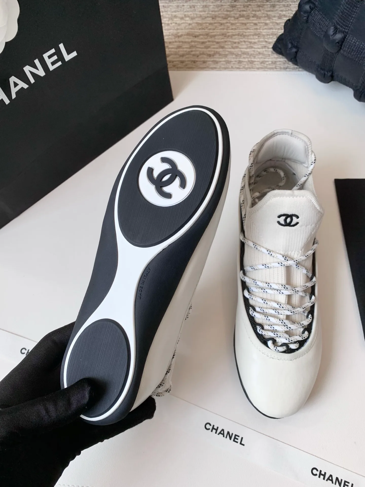 Women's Sneakers CHANEL 17989879