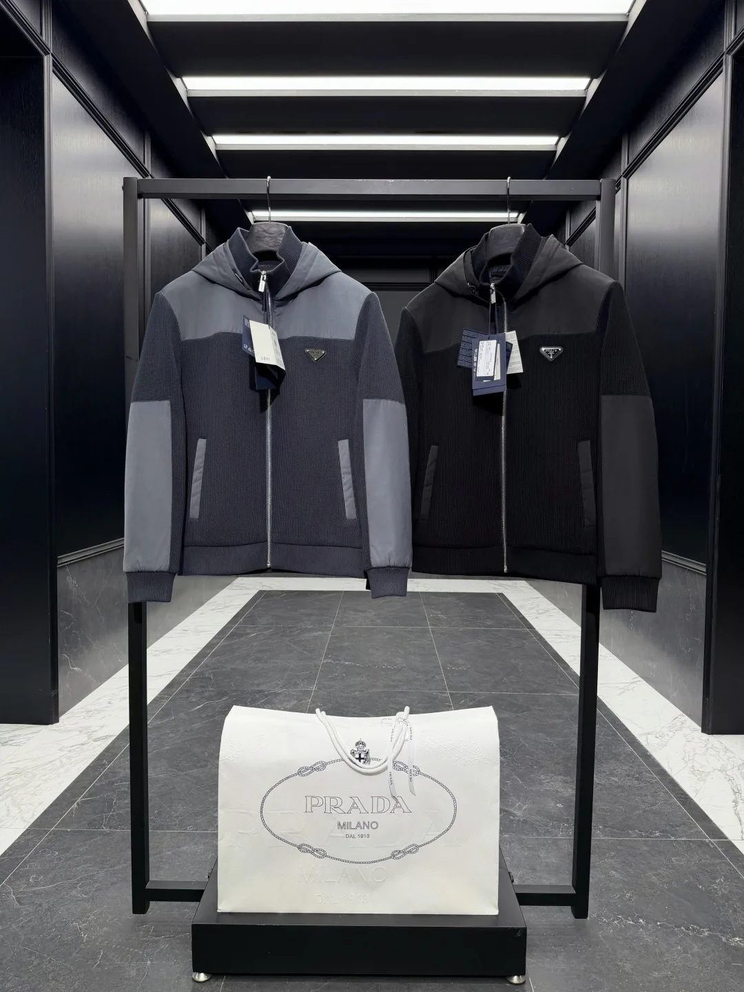 Куртки И Пуховики Мужские Prada 18596149
