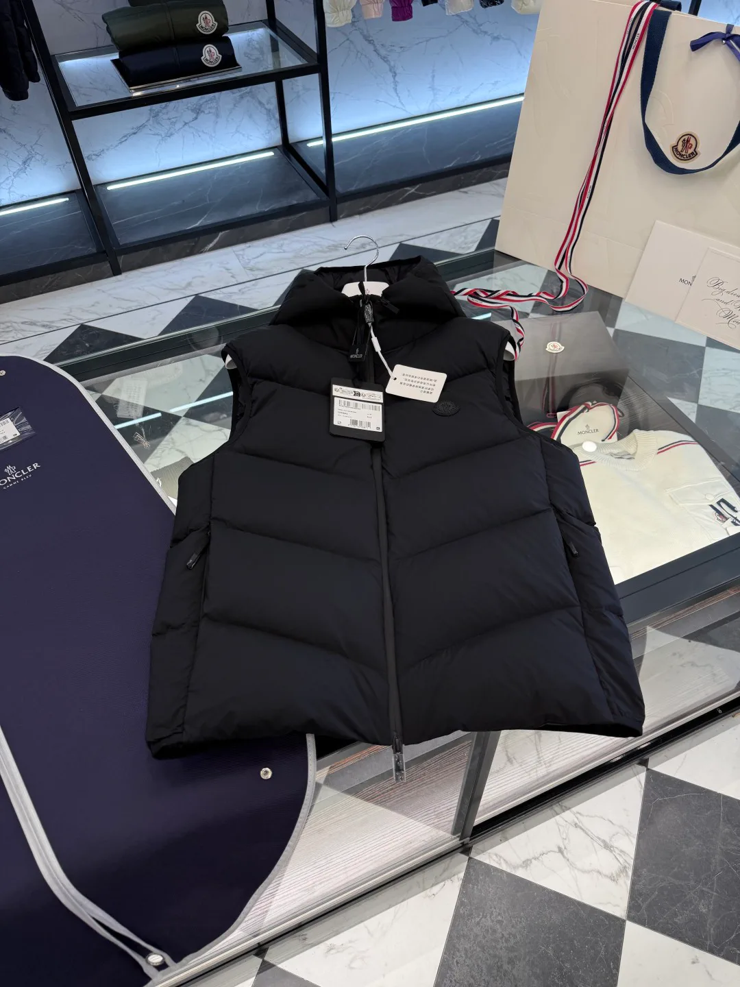 Men's Vests MONCLER 18007723