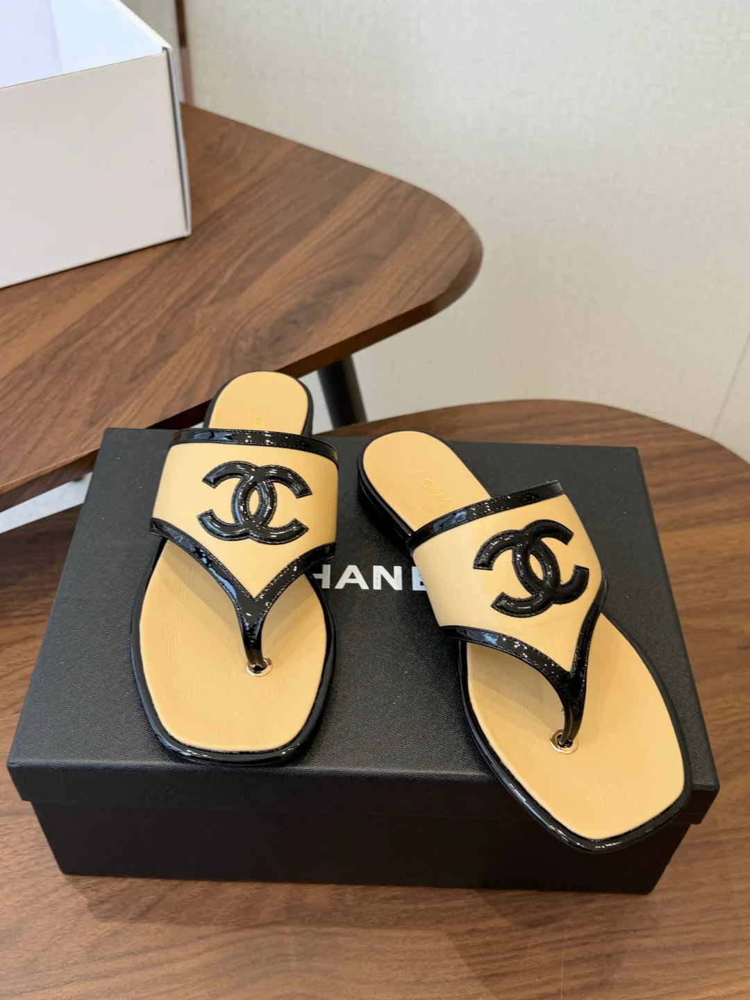 Women's Flip-Flops CHANEL 17829801