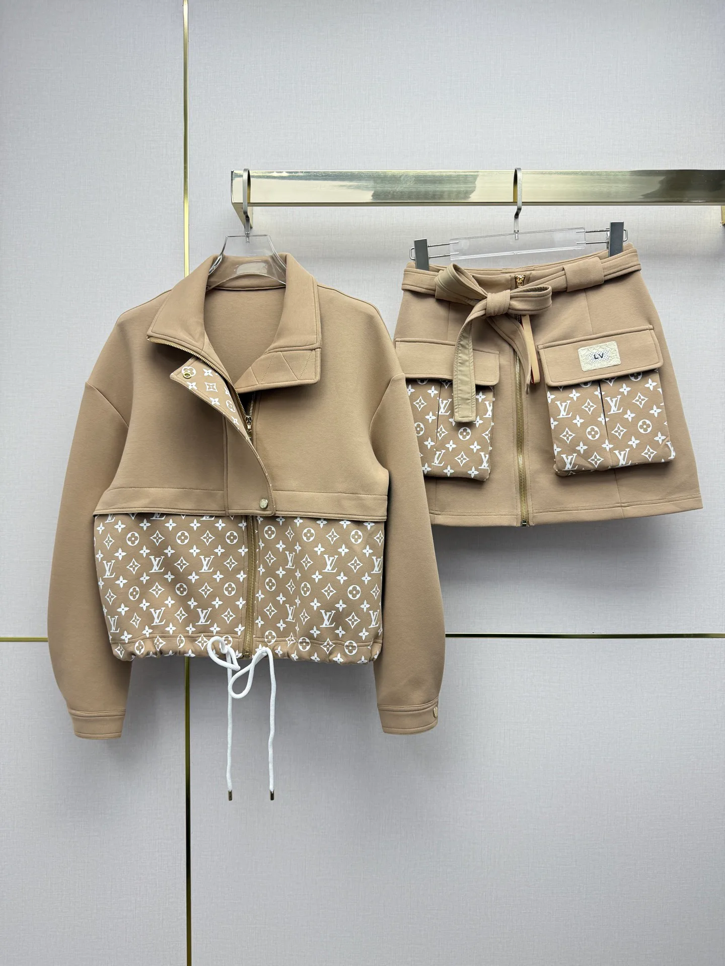 Women's Jackets And Down Jackets LOUIS VUITTON 17829227