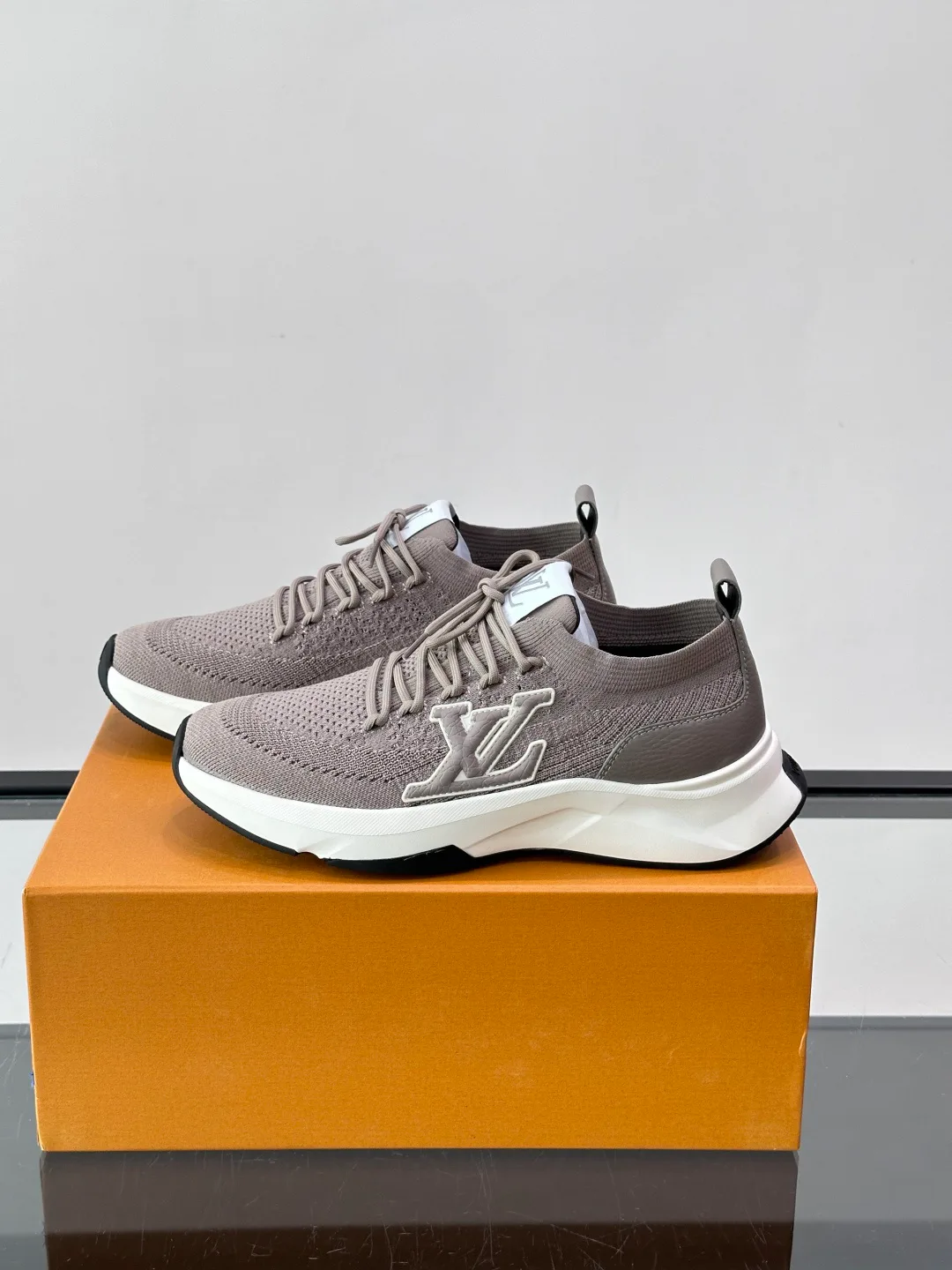 Men's Sneakers LOUIS VUITTON 18102388