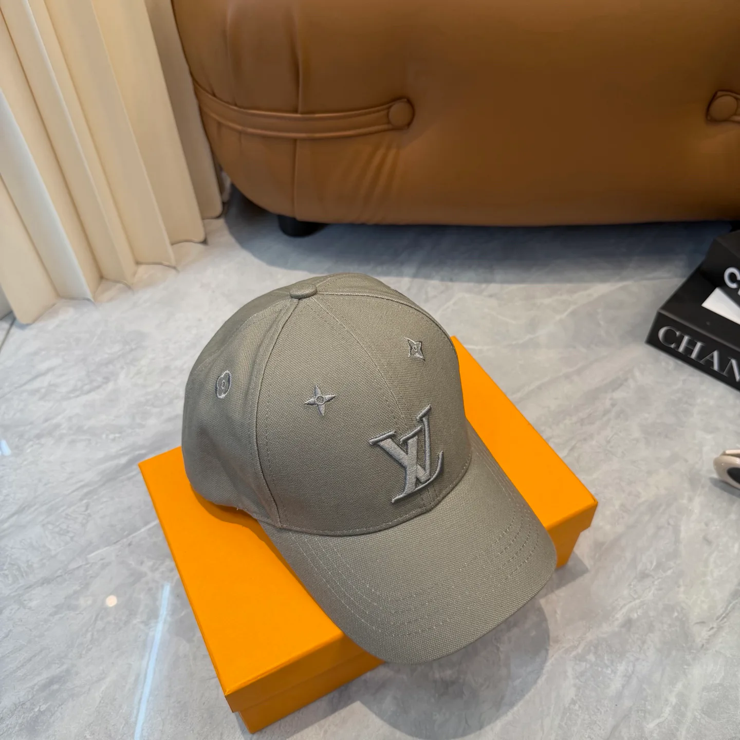 Hats LOUIS VUITTON 17467590