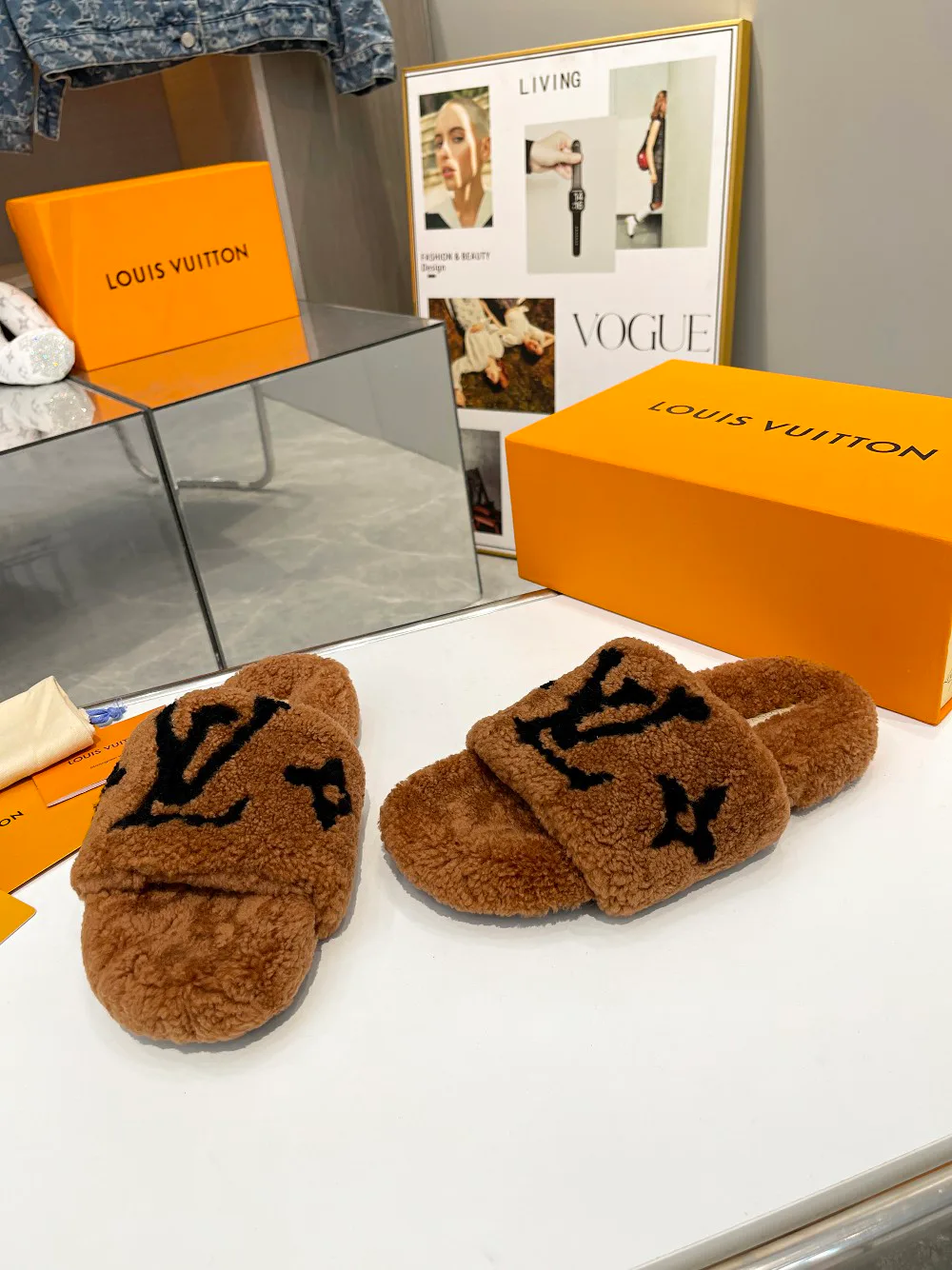 Women's Slippers LOUIS VUITTON 18366830