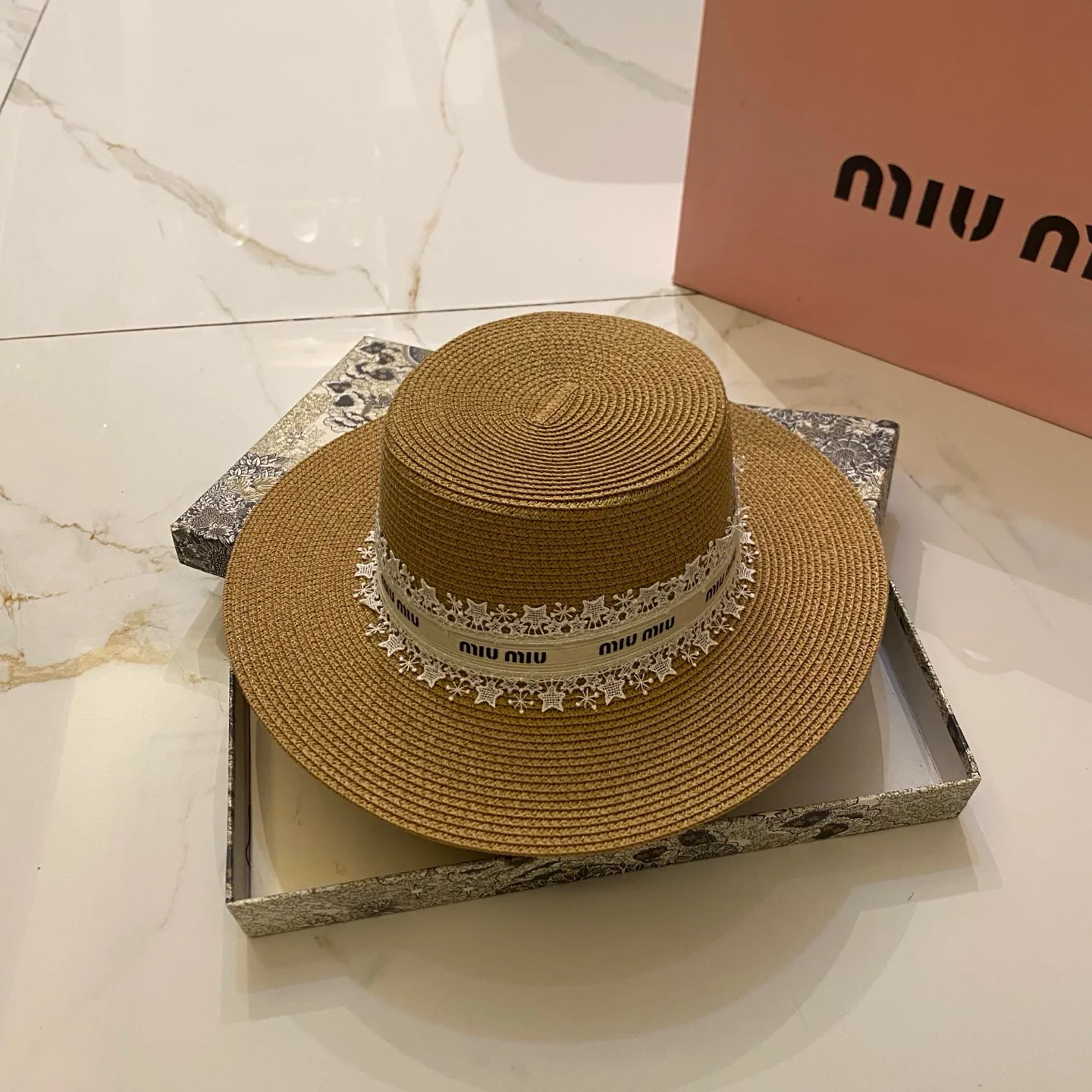 Hats MIU MIU 17498288
