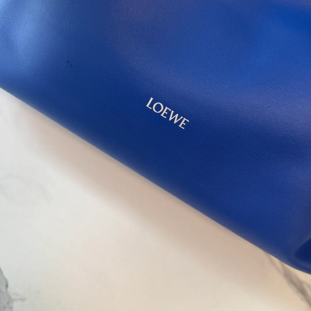 Women's Classic Handbags LOEWE 17937936