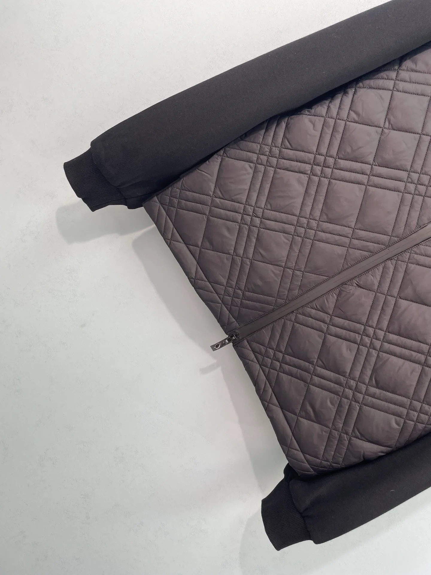 Women's Jackets And Down Jackets MONCLER 18513383