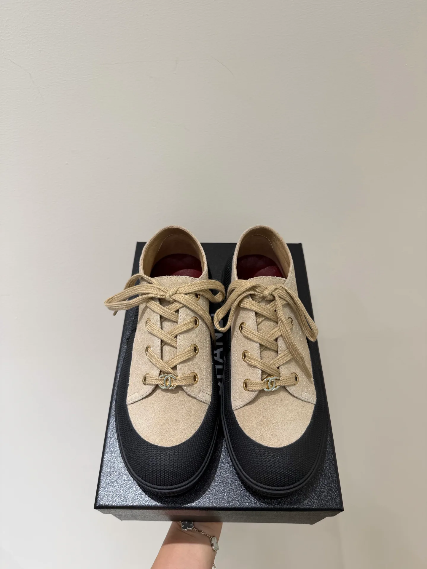 Women's Sneakers CHANEL 17956126