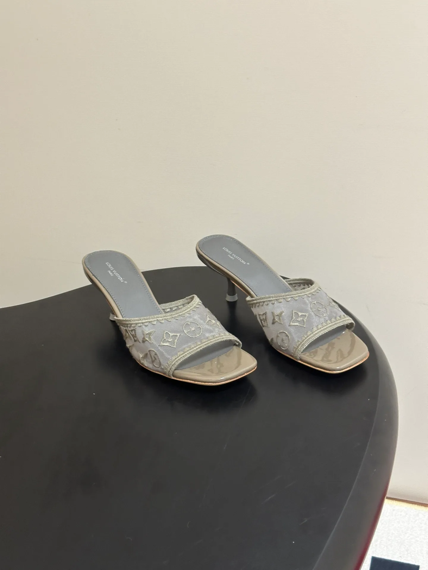 Women's Mules And Clogs LOUIS VUITTON 18049398